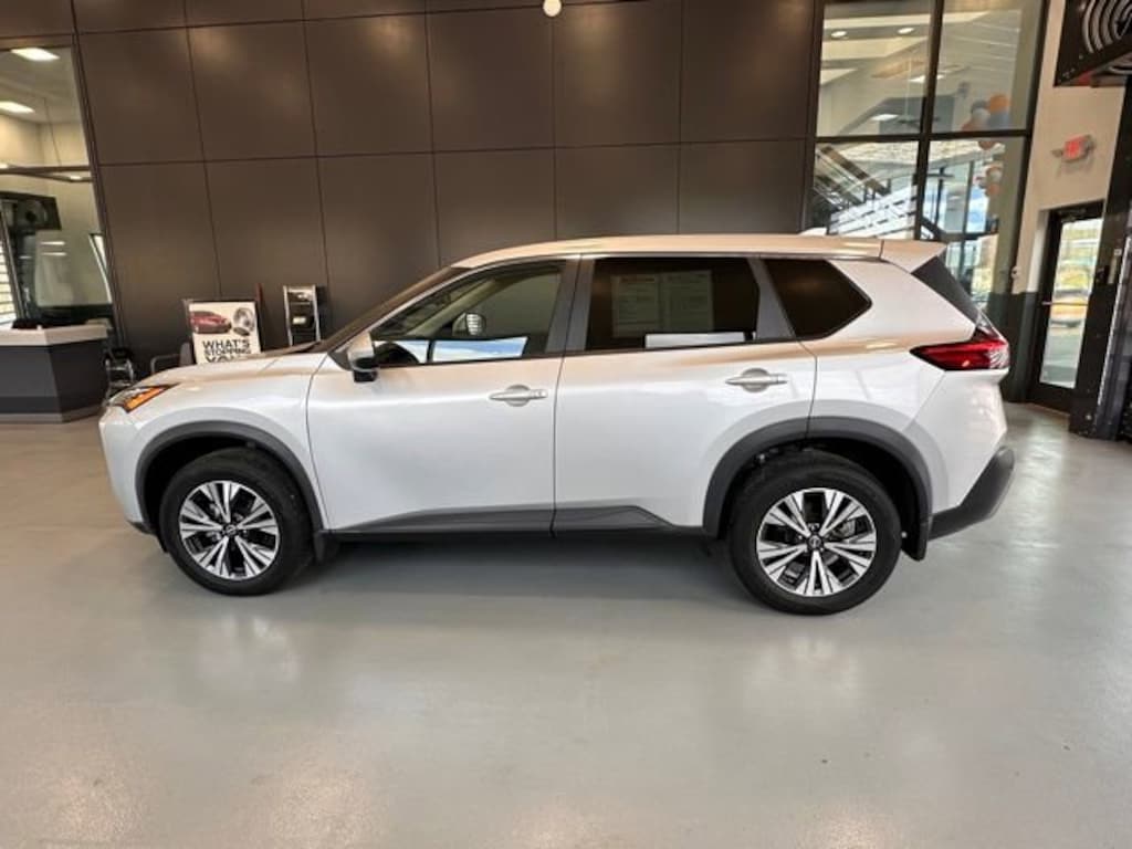 Certified 2022 Nissan Rogue SV SUV