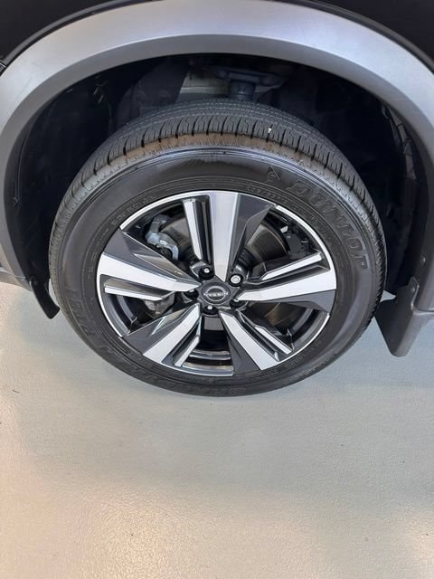 2025 Nissan Rogue SL - Photo 12