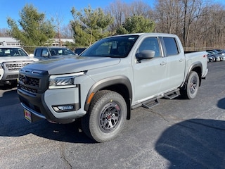 2025 Nissan Frontier PRO-4X Truck Crew Cab