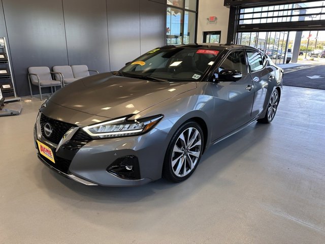 2023 Nissan Maxima Platinum photo 2