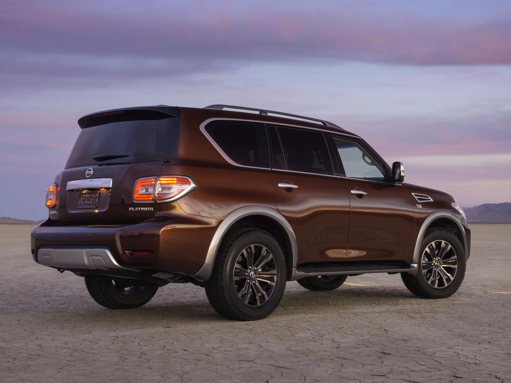 2017_nissan_armada_04.jpg