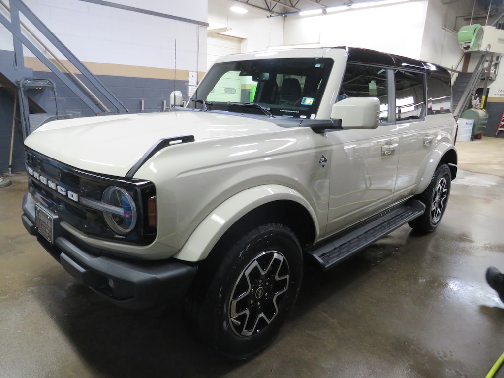 Used 2025 Ford Bronco Outer Banks SUV