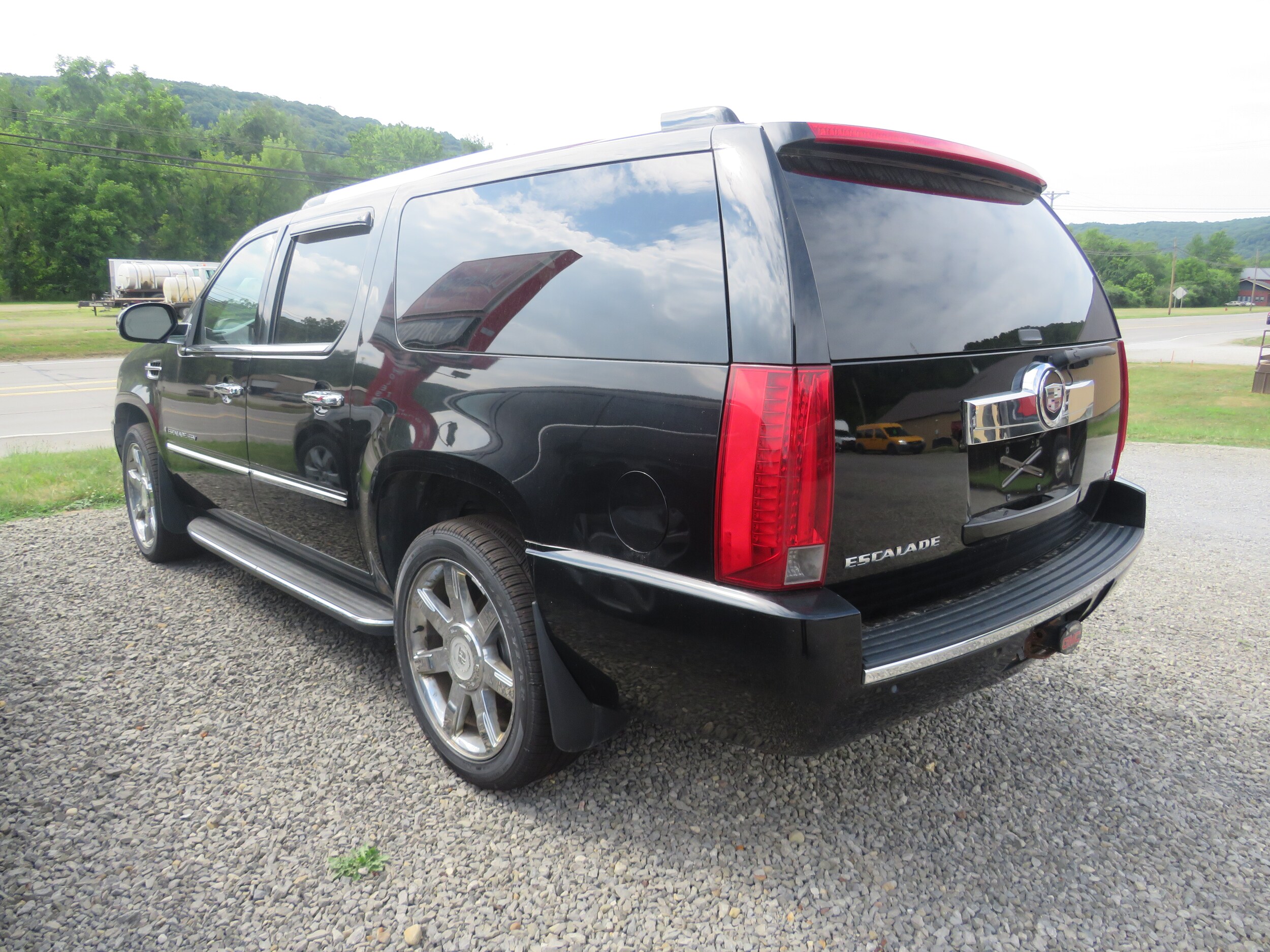 2007 Cadillac Escalade ESV Base photo 4