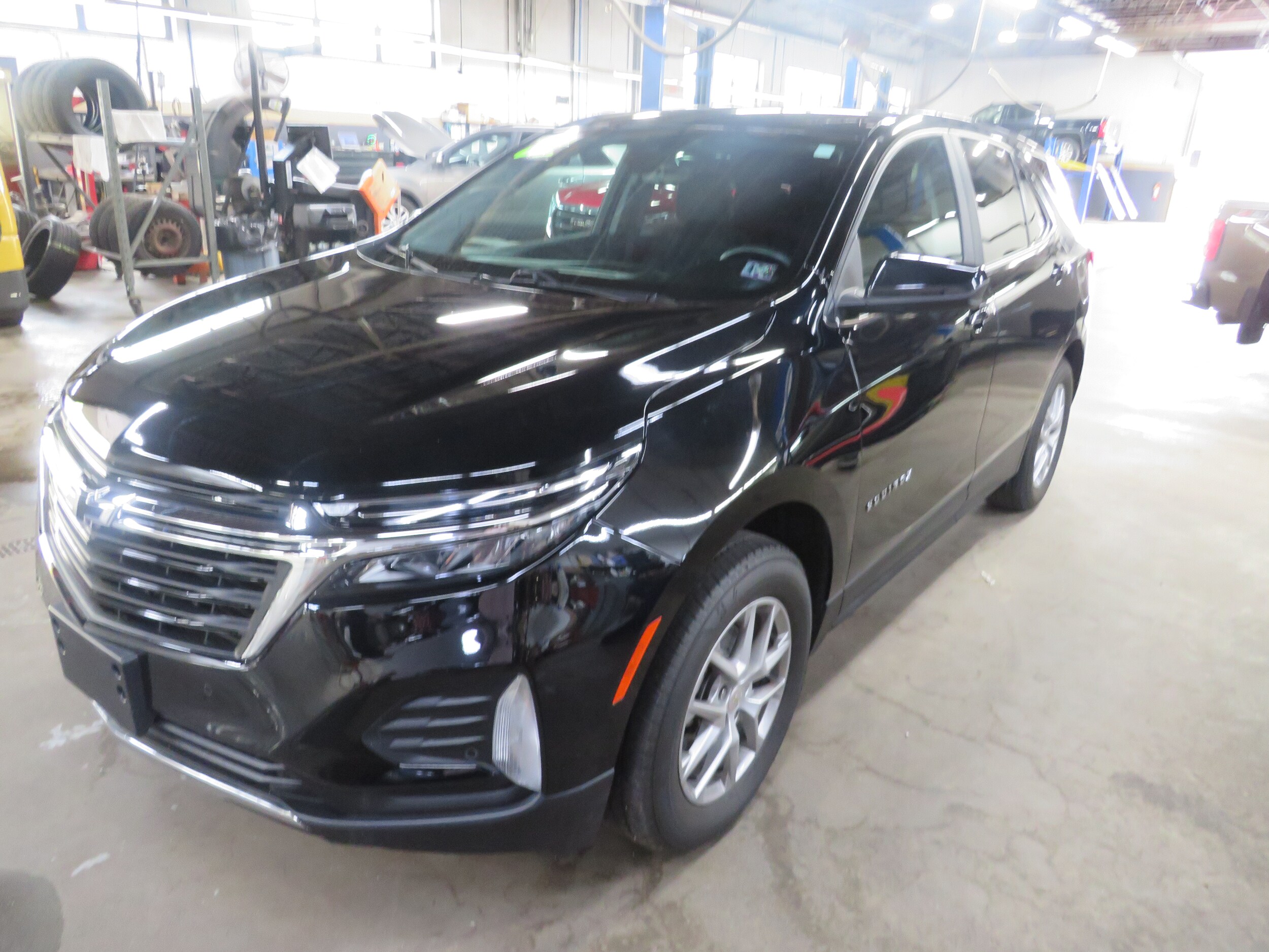 2022 Chevrolet Equinox LT photo 2