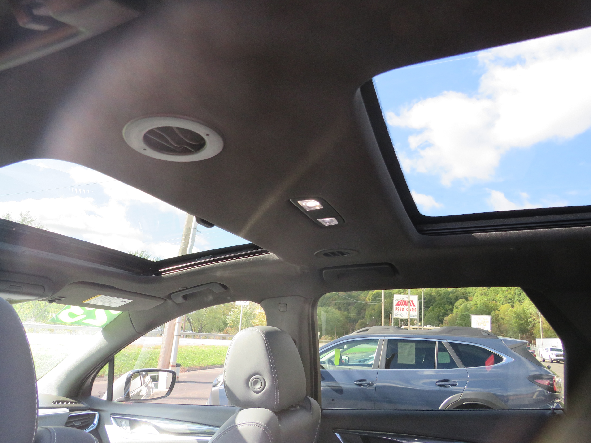 2023 Buick Enclave Premium - Photo 10