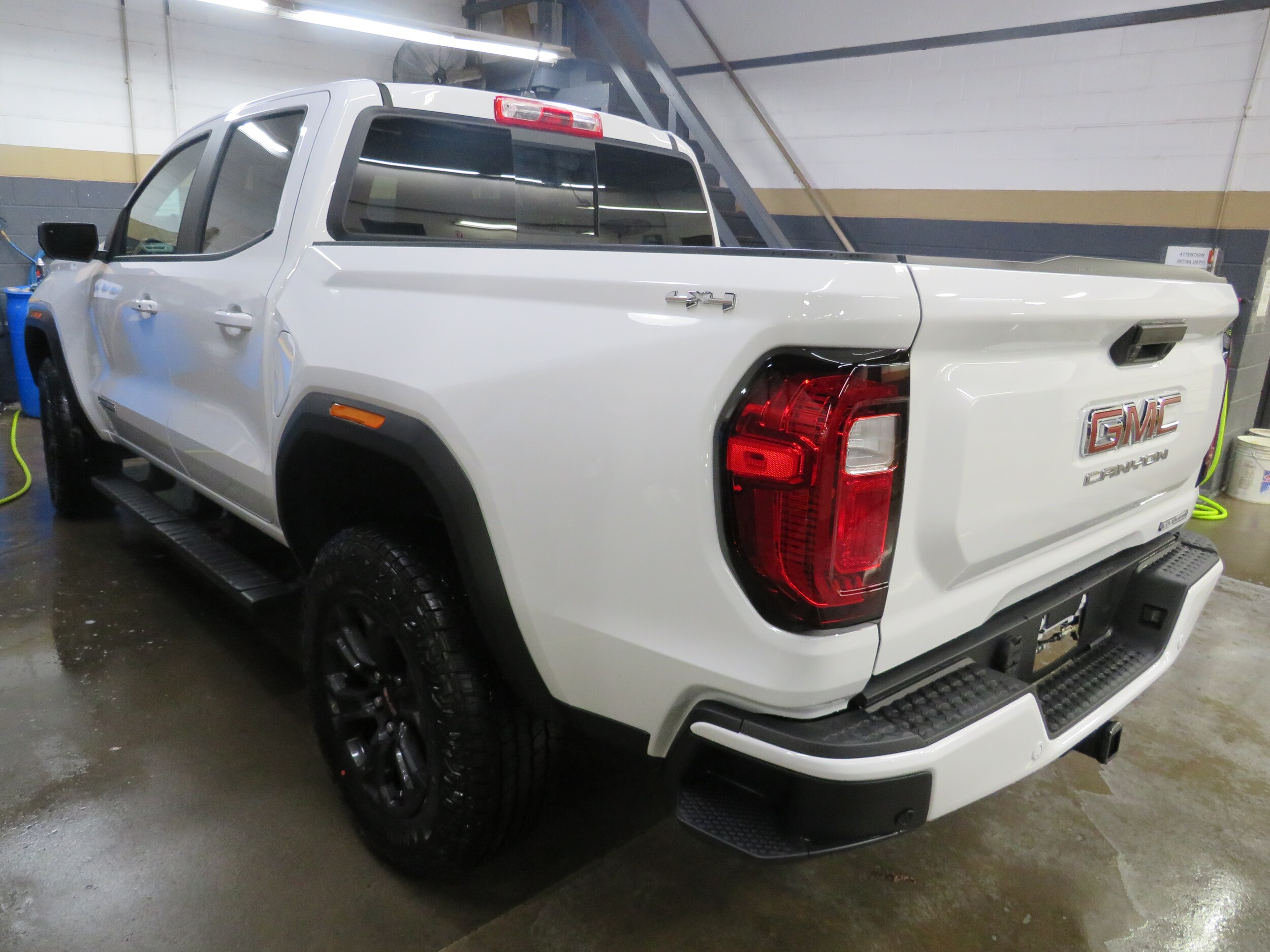 2025 Gmc Canyon Elevation photo 4