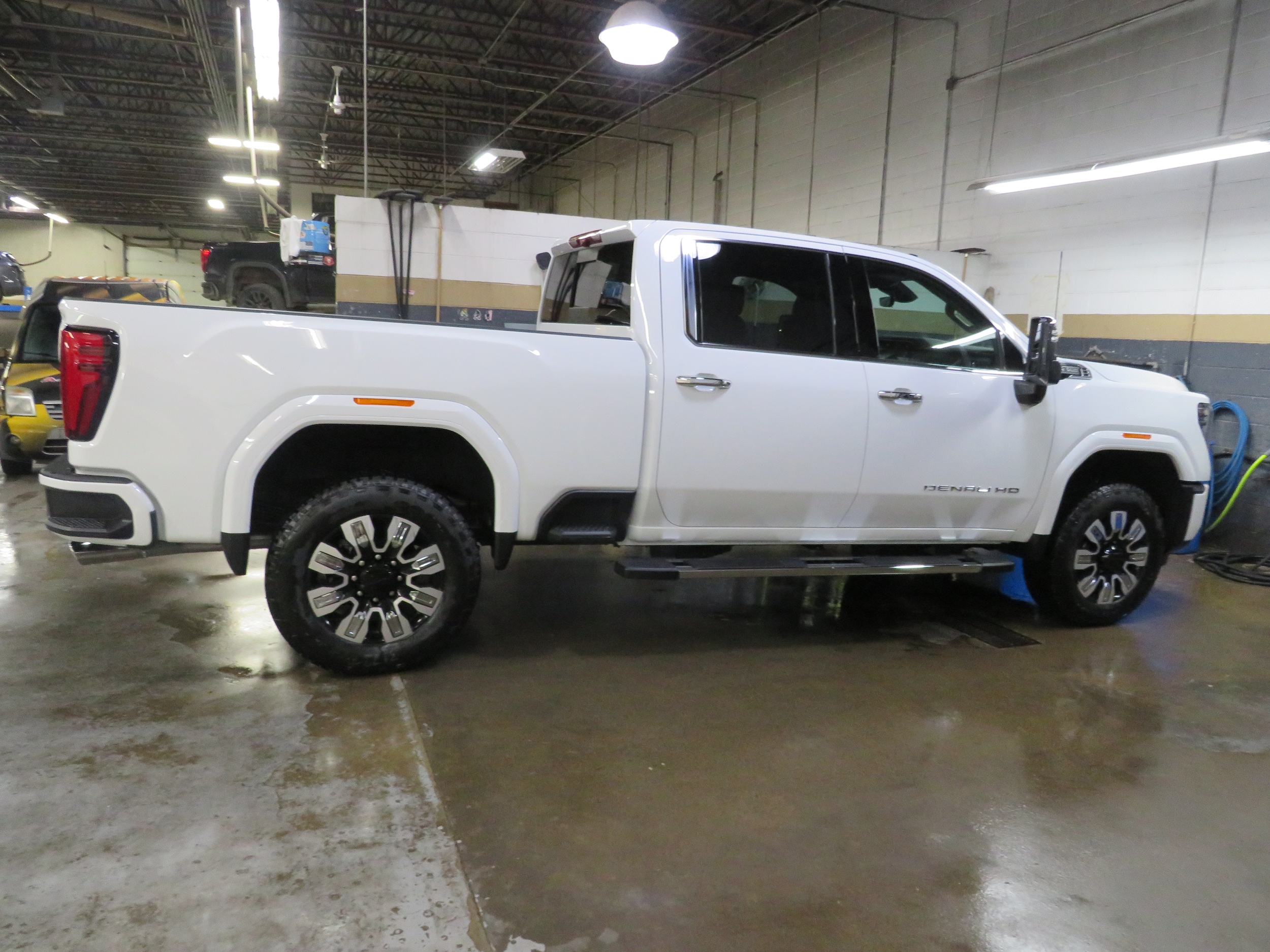 2026 GMC Sierra 2500HD Denali - Photo 7