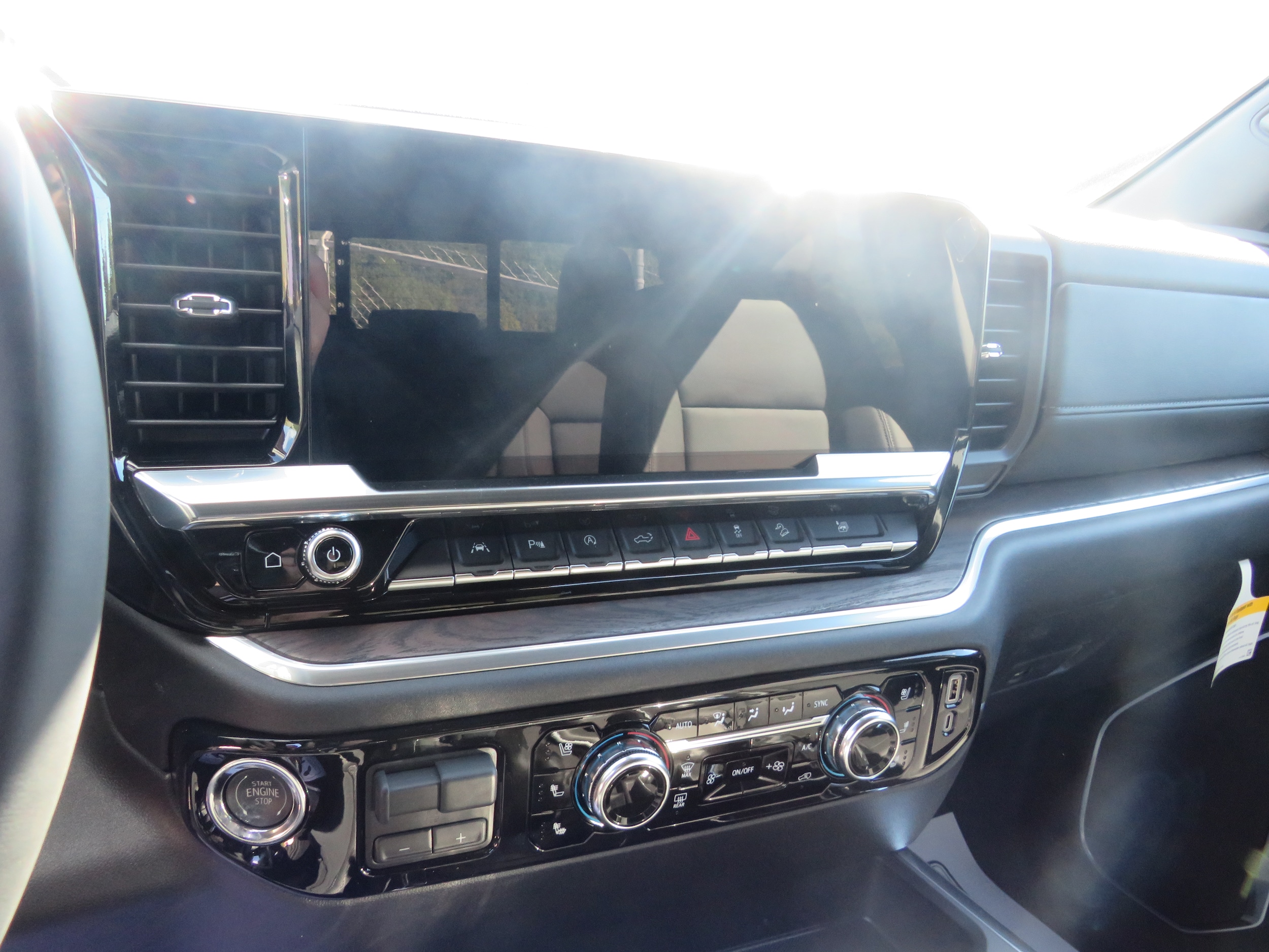 2026 GMC Sierra 1500 SLT - Photo 12