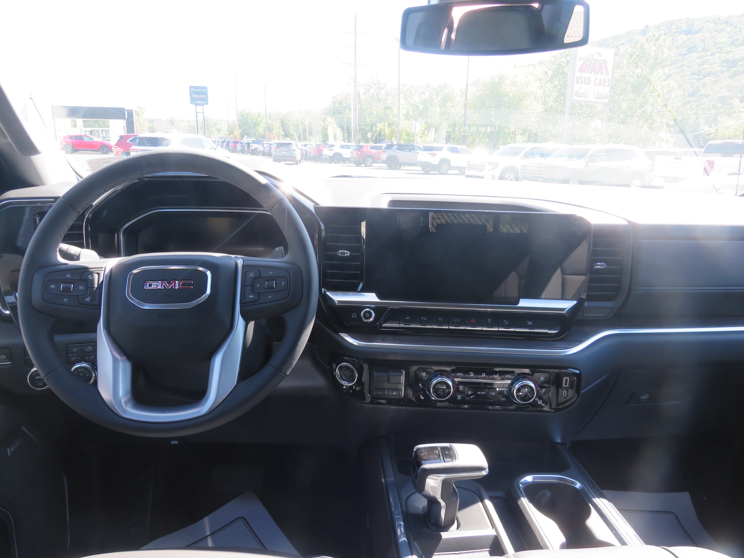 2026 GMC Sierra 1500 SLT - Photo 9