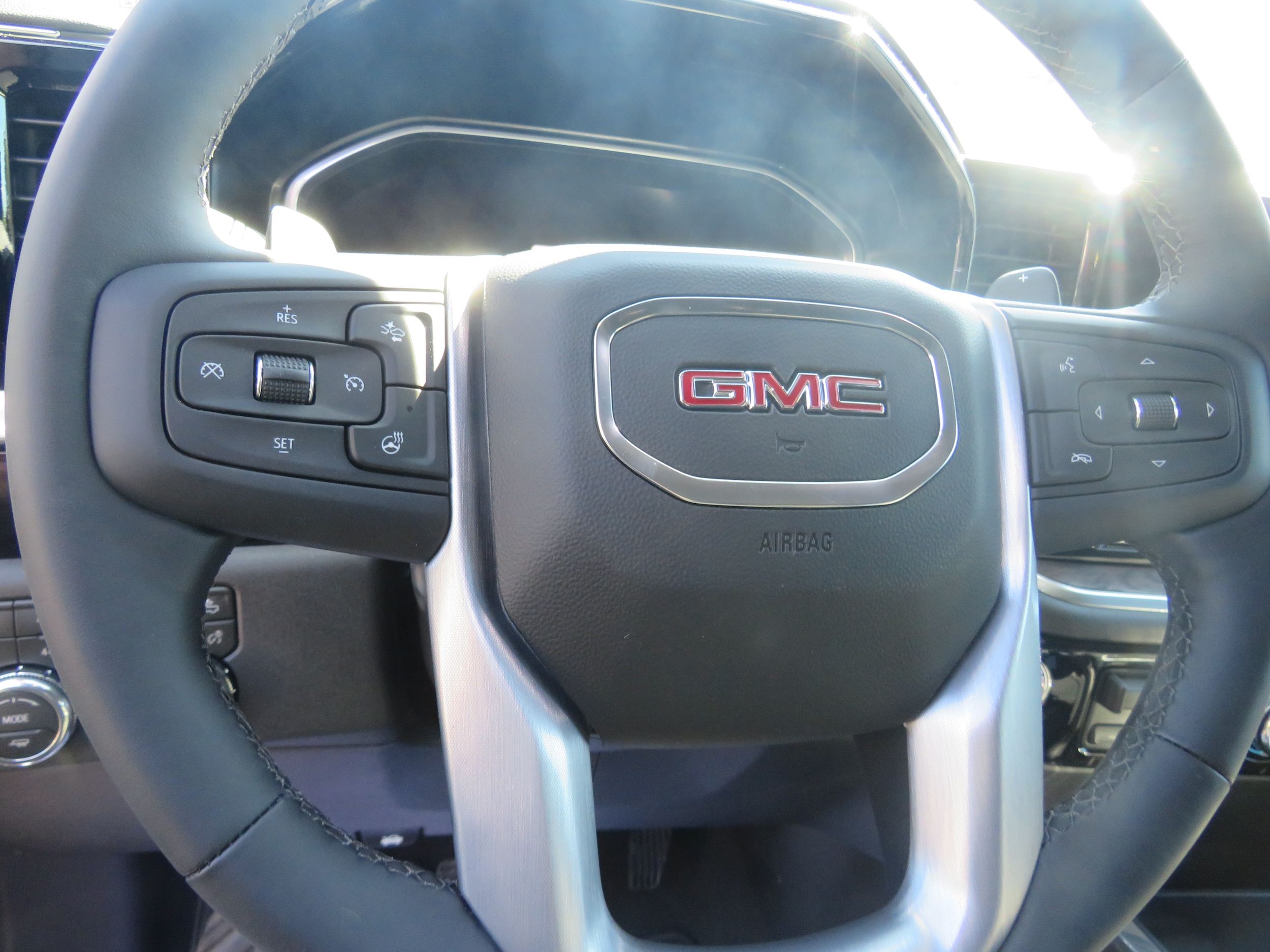 2026 GMC Sierra 1500 SLT - Photo 13