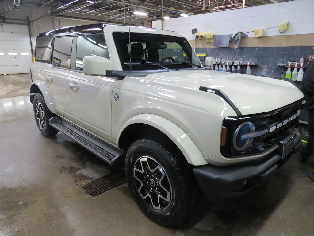 Used 2025 Ford Bronco Outer Banks SUV
