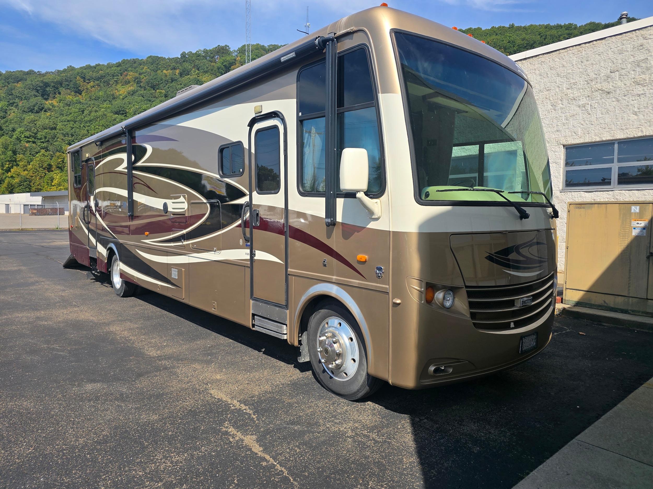 2013 Ford F-53's photo