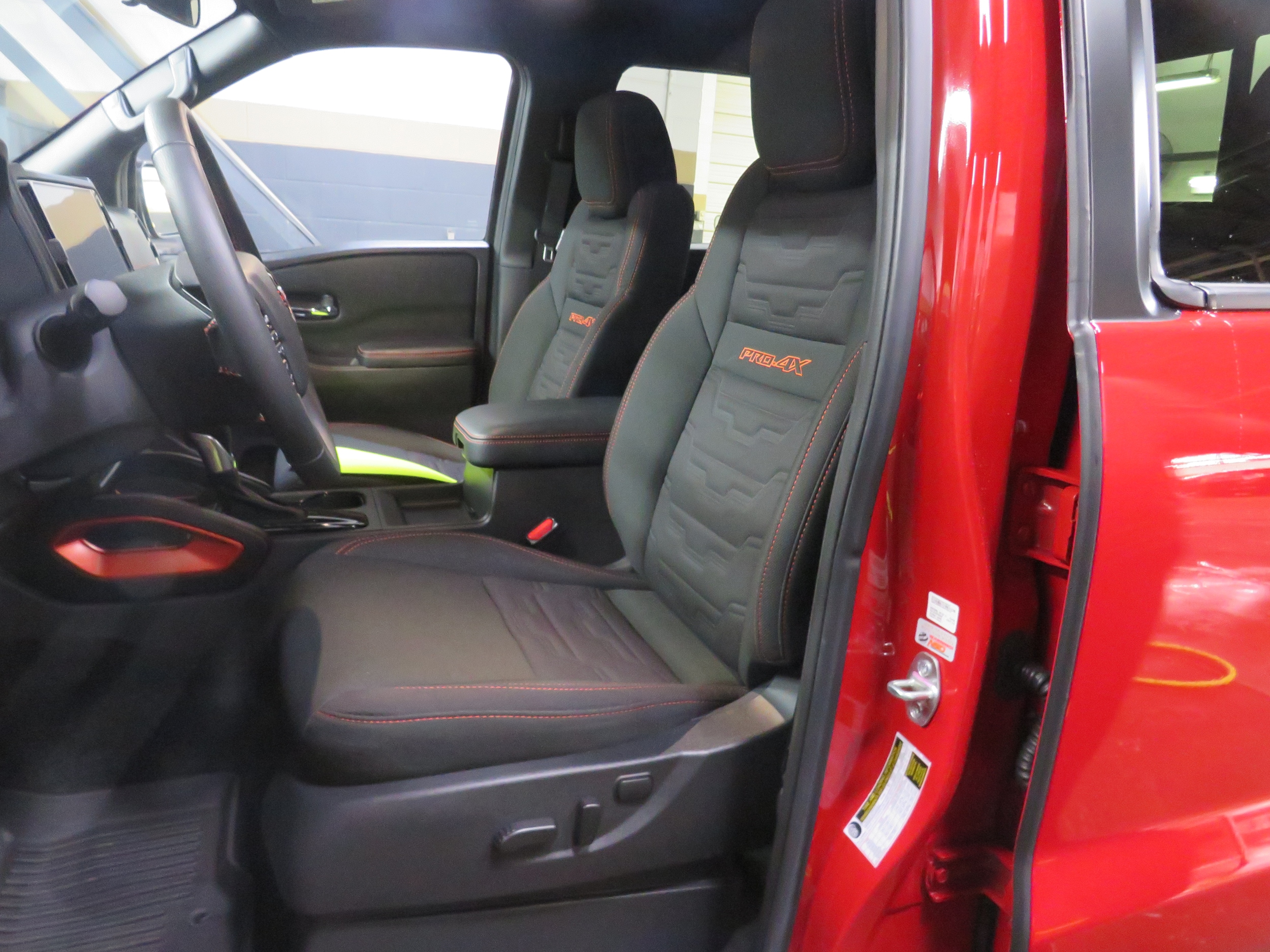 2025 Nissan Frontier PRO-4X - Photo 11