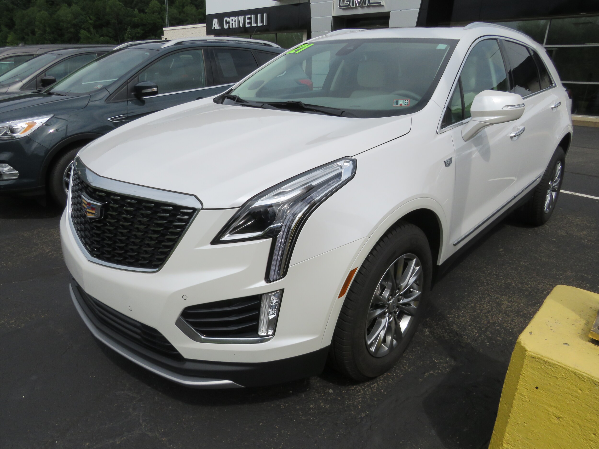 2021 Cadillac XT5 Premium Luxury photo 3