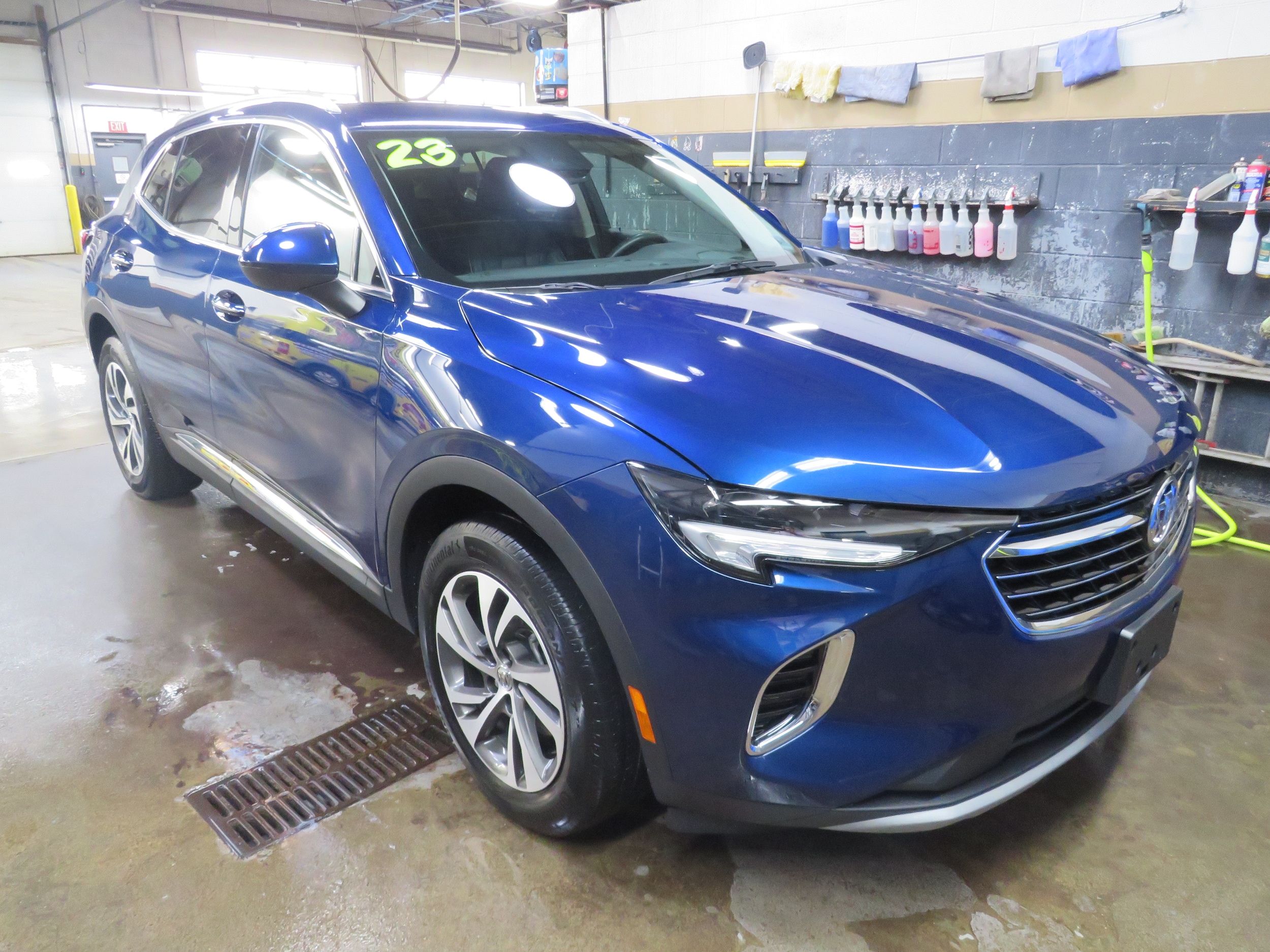 2023 Buick Envision Essence's photo