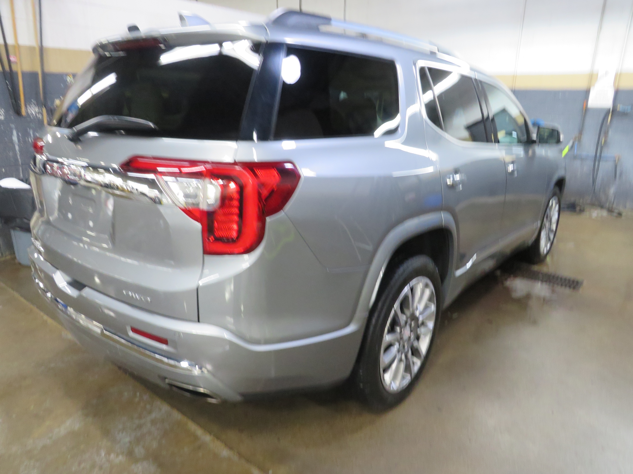 2023 GMC Acadia Denali - Photo 6