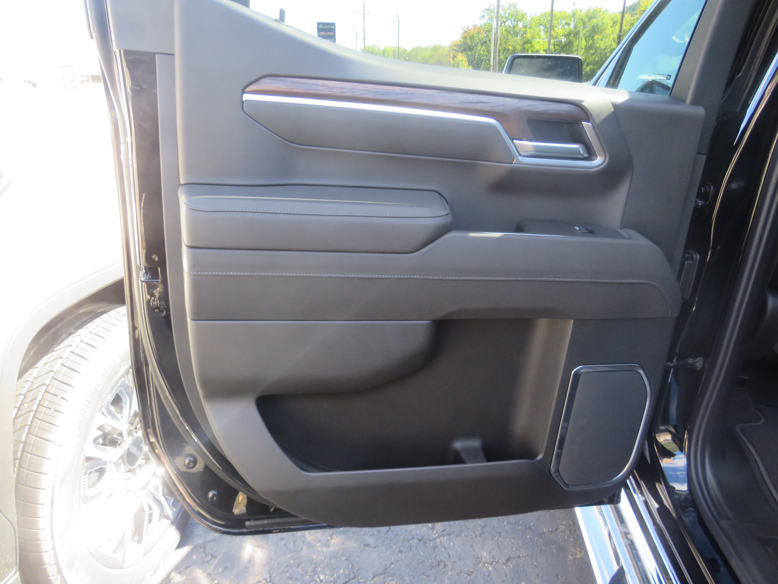 2026 GMC Sierra 1500 SLT - Photo 10