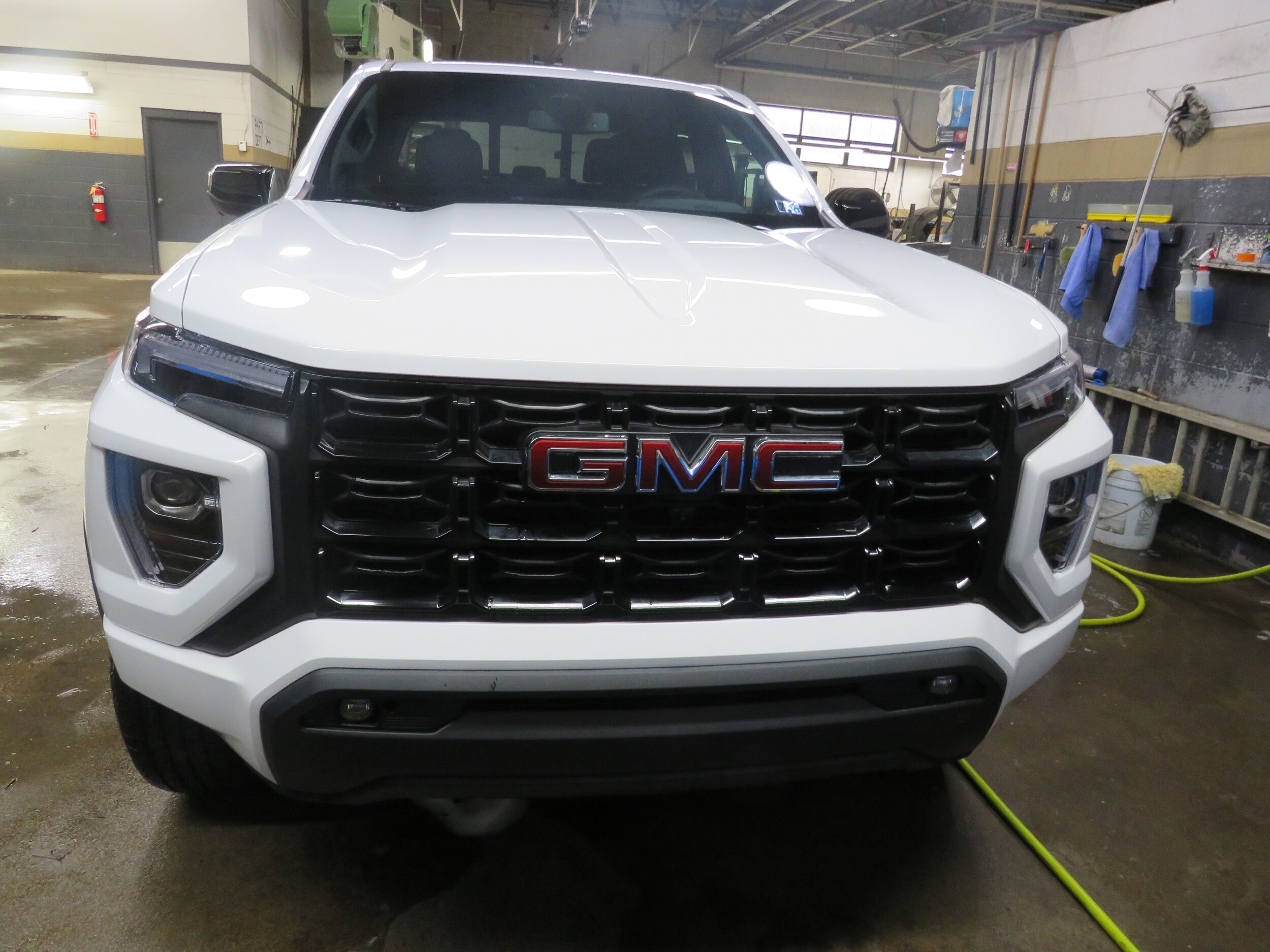 2025 Gmc Canyon Elevation photo 2