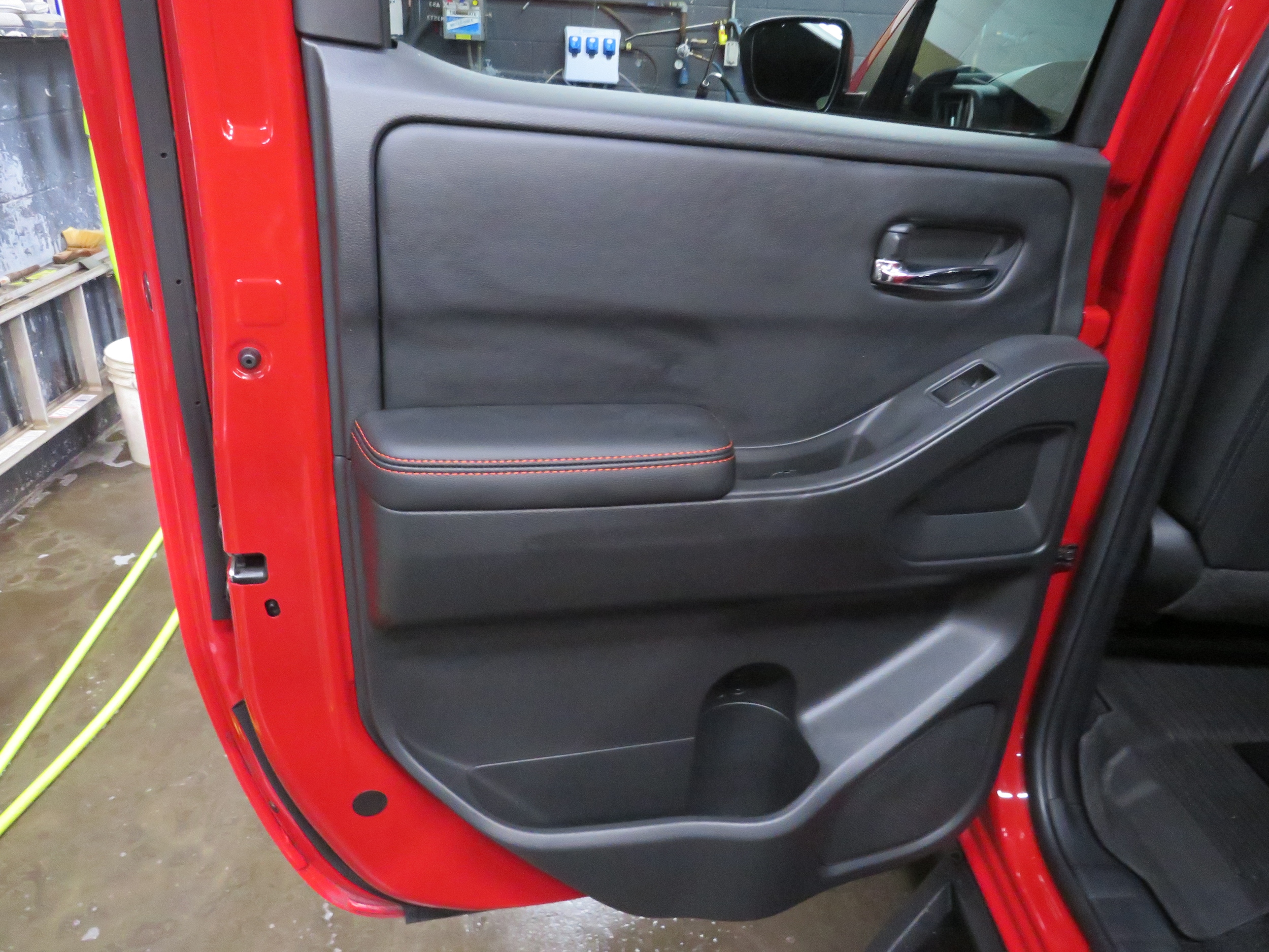 2025 Nissan Frontier PRO-4X - Photo 10