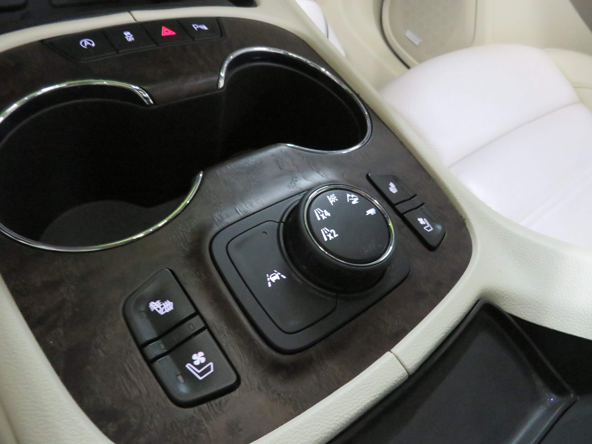 2023 GMC Acadia Denali - Photo 16