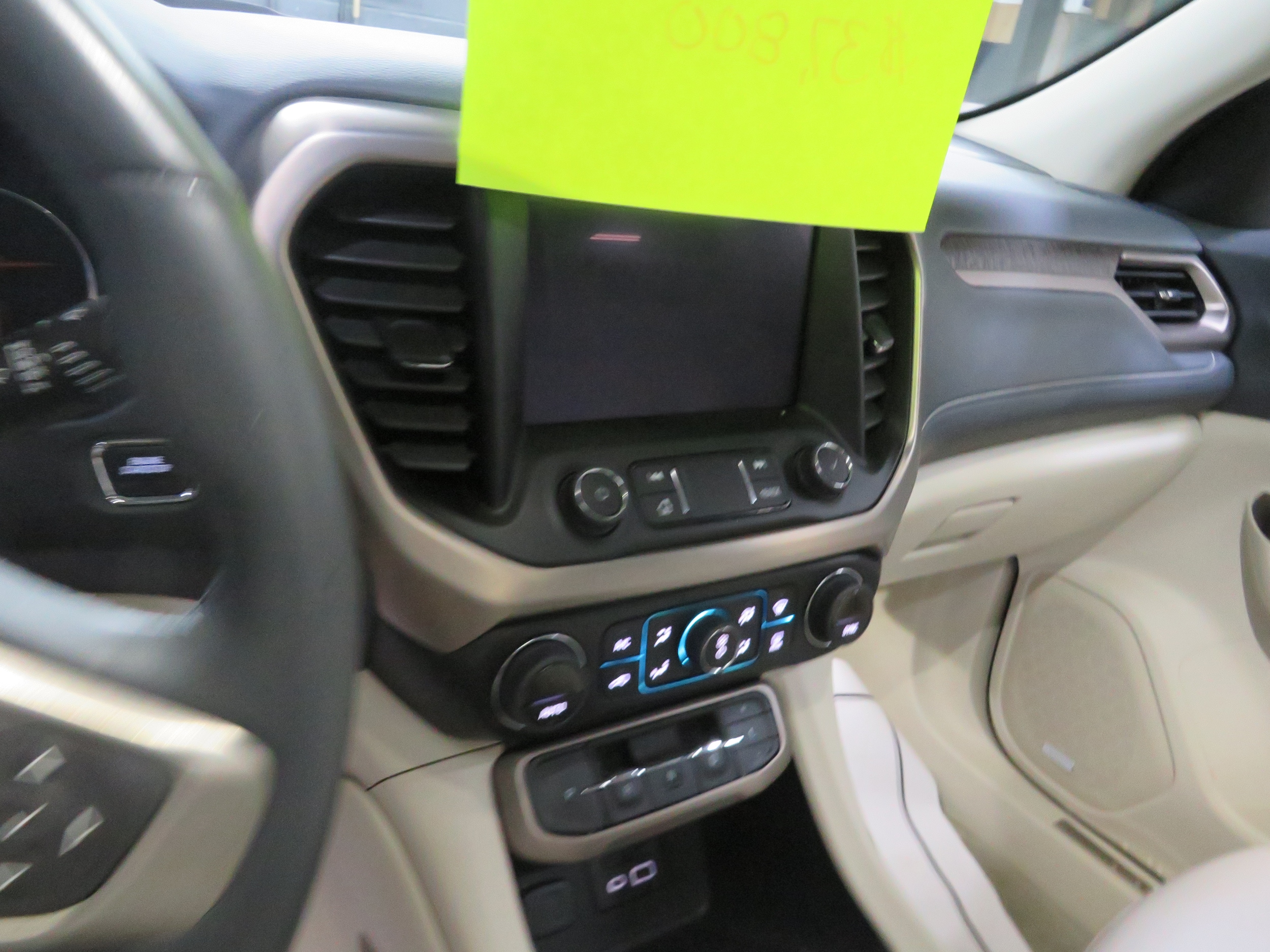 2023 GMC Acadia Denali - Photo 18