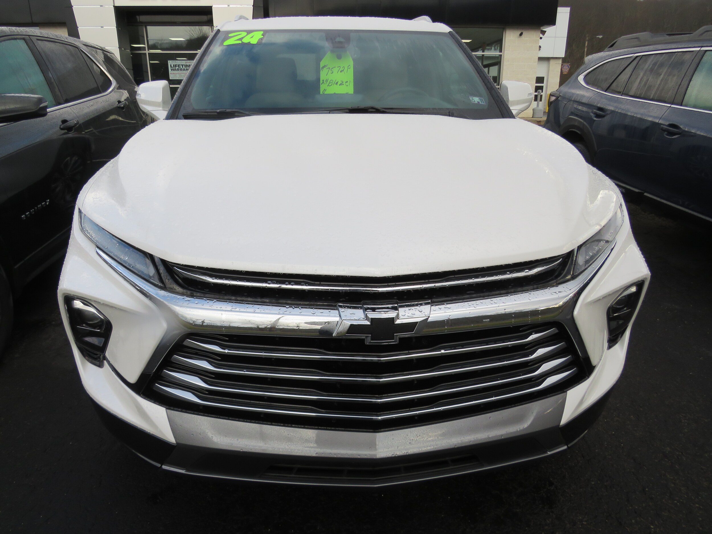 2024 Chevrolet Blazer Premier photo 2