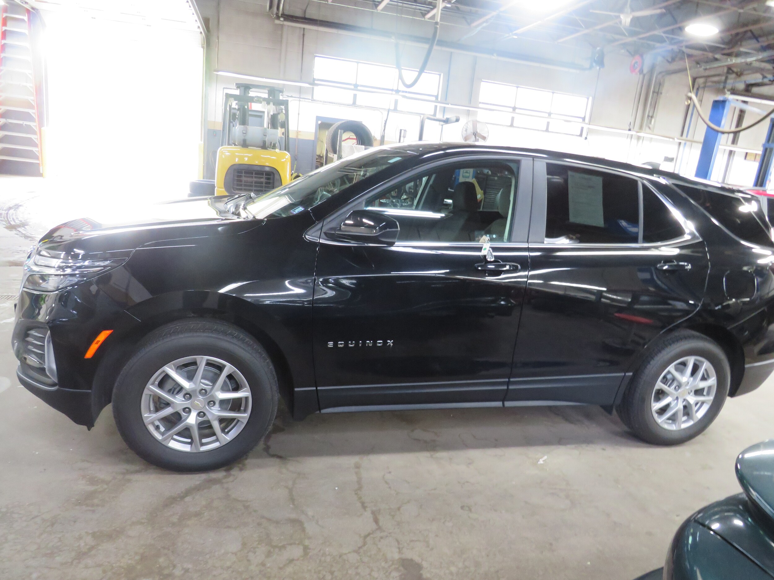 2022 Chevrolet Equinox LT photo 3