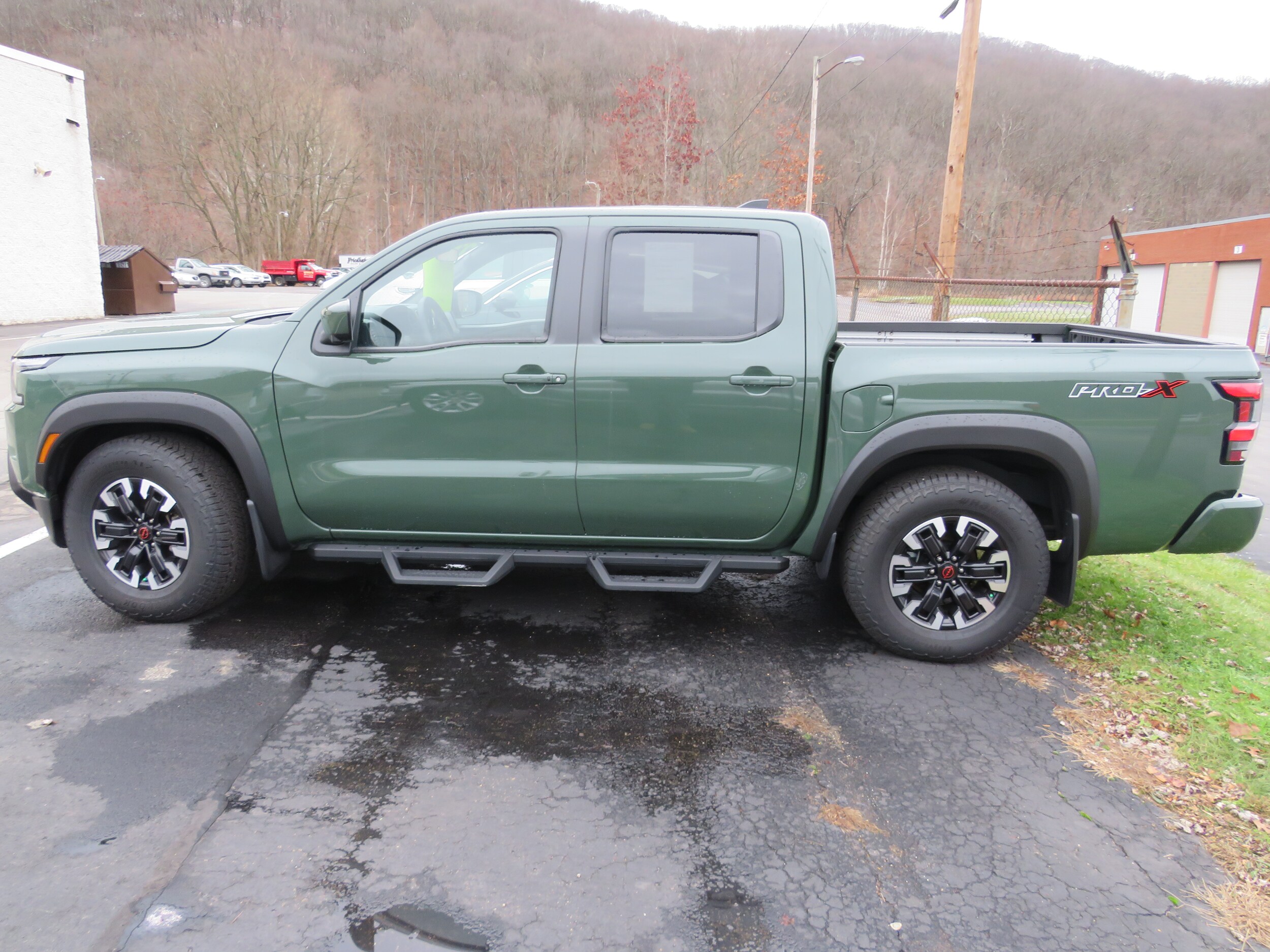 2023 Nissan Frontier PRO-X photo 2