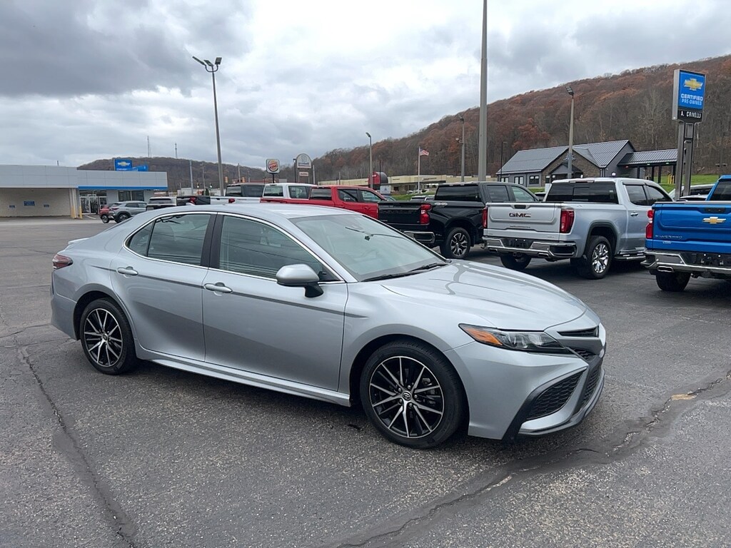 Used 2021 Toyota Camry SE Sedan