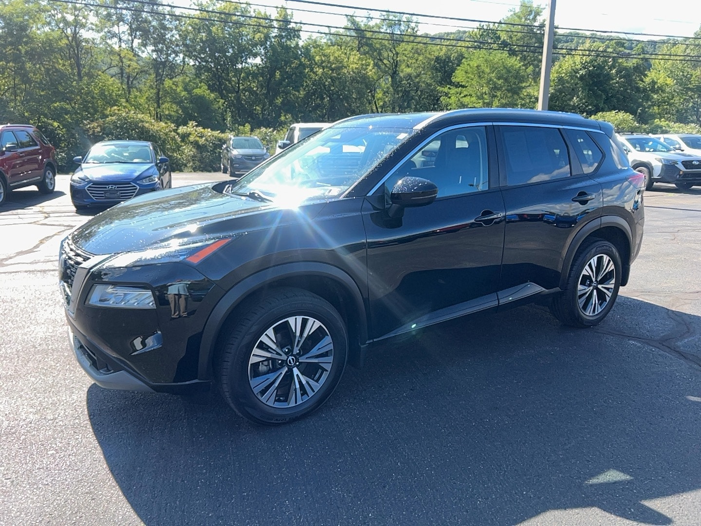 2022 Nissan Rogue SV photo 3