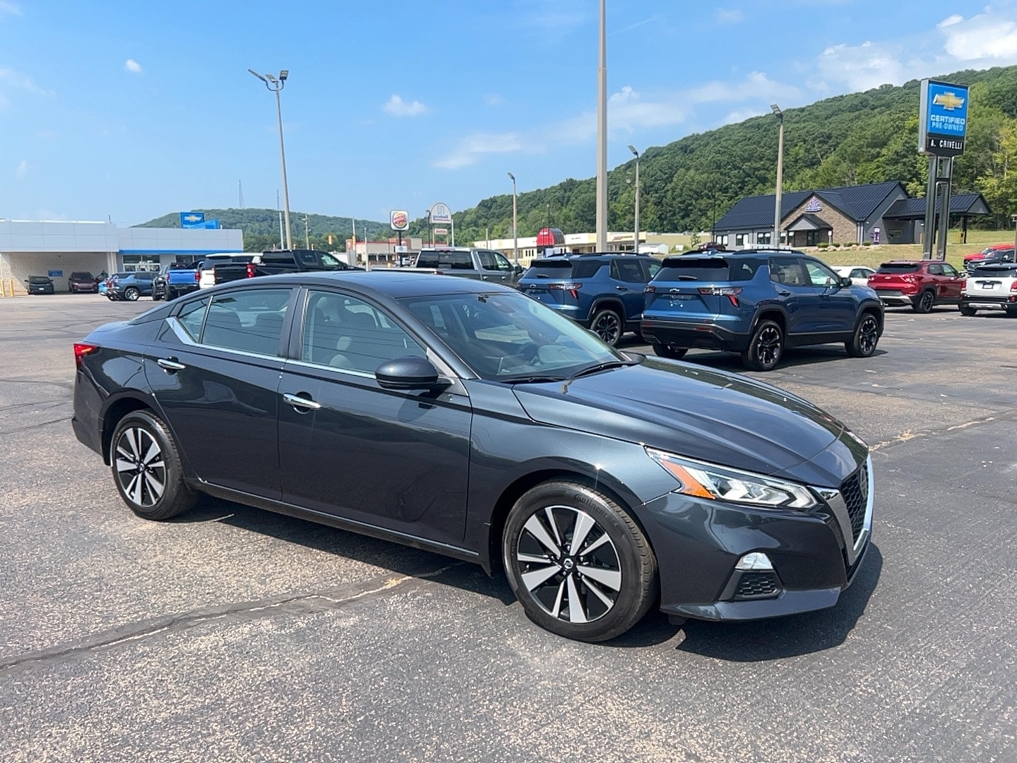 2022 Nissan Altima 2.5 SV