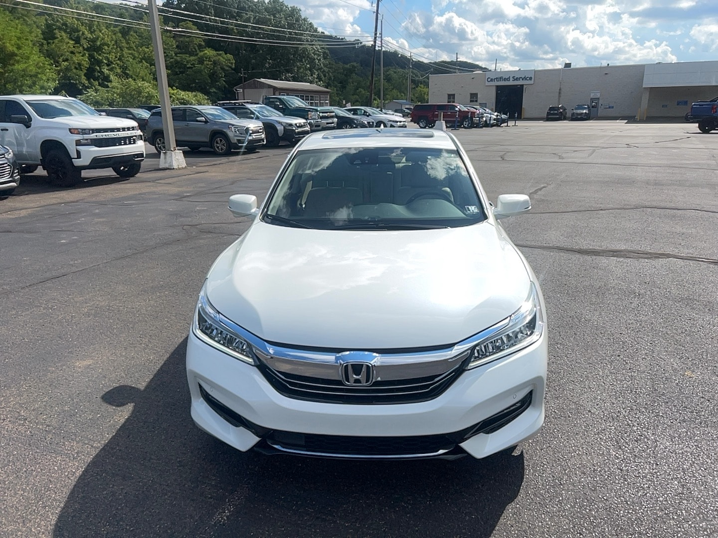 2017 Honda Accord Hybrid Touring photo 2