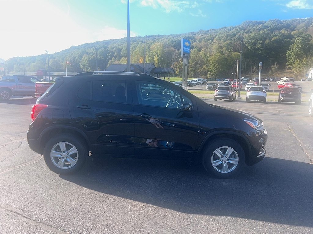Used 2022 Chevrolet Trax LT SUV