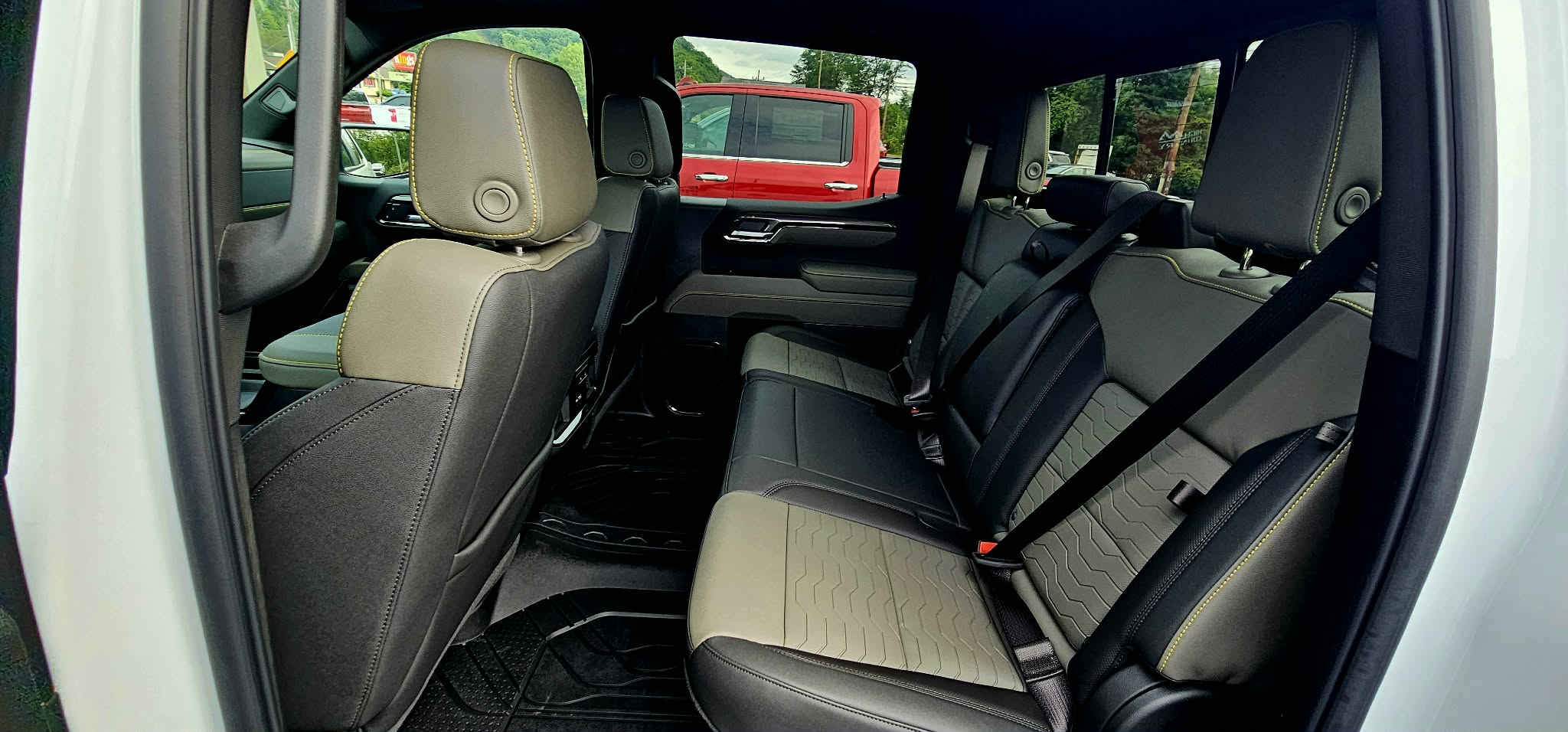 2026 Chevrolet Silverado 1500 ZR2 - Photo 13