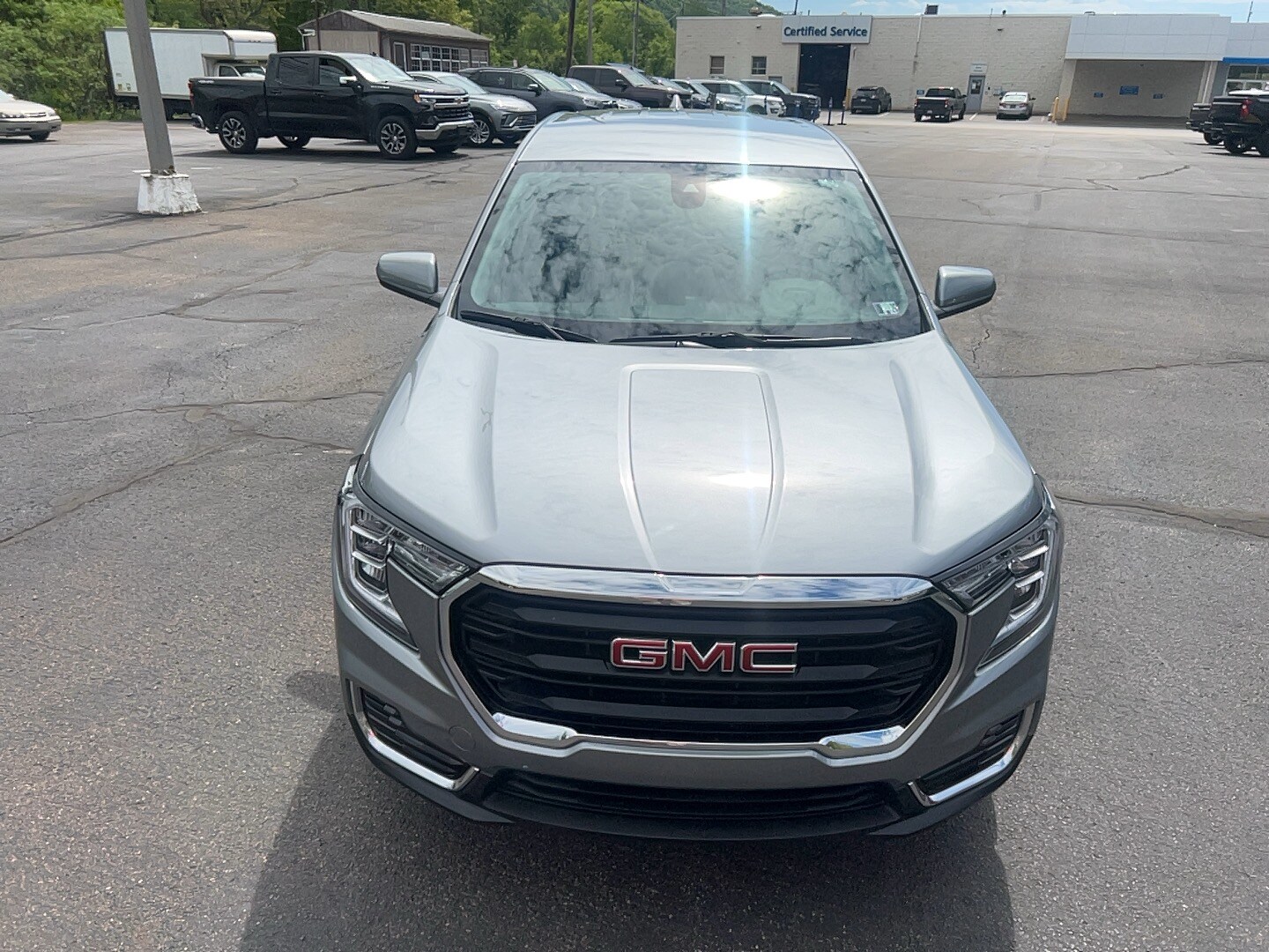 2023 Gmc Terrain SLE photo 2