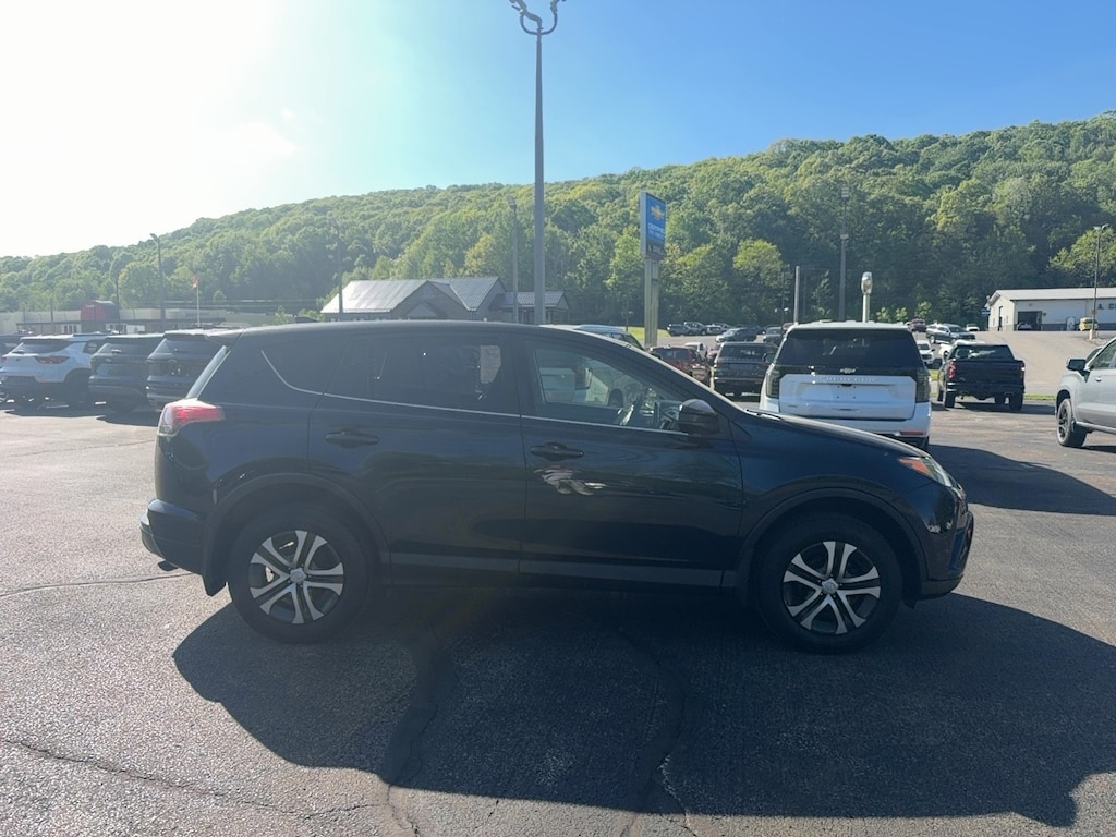 Used 2018 Toyota RAV4 LE SUV