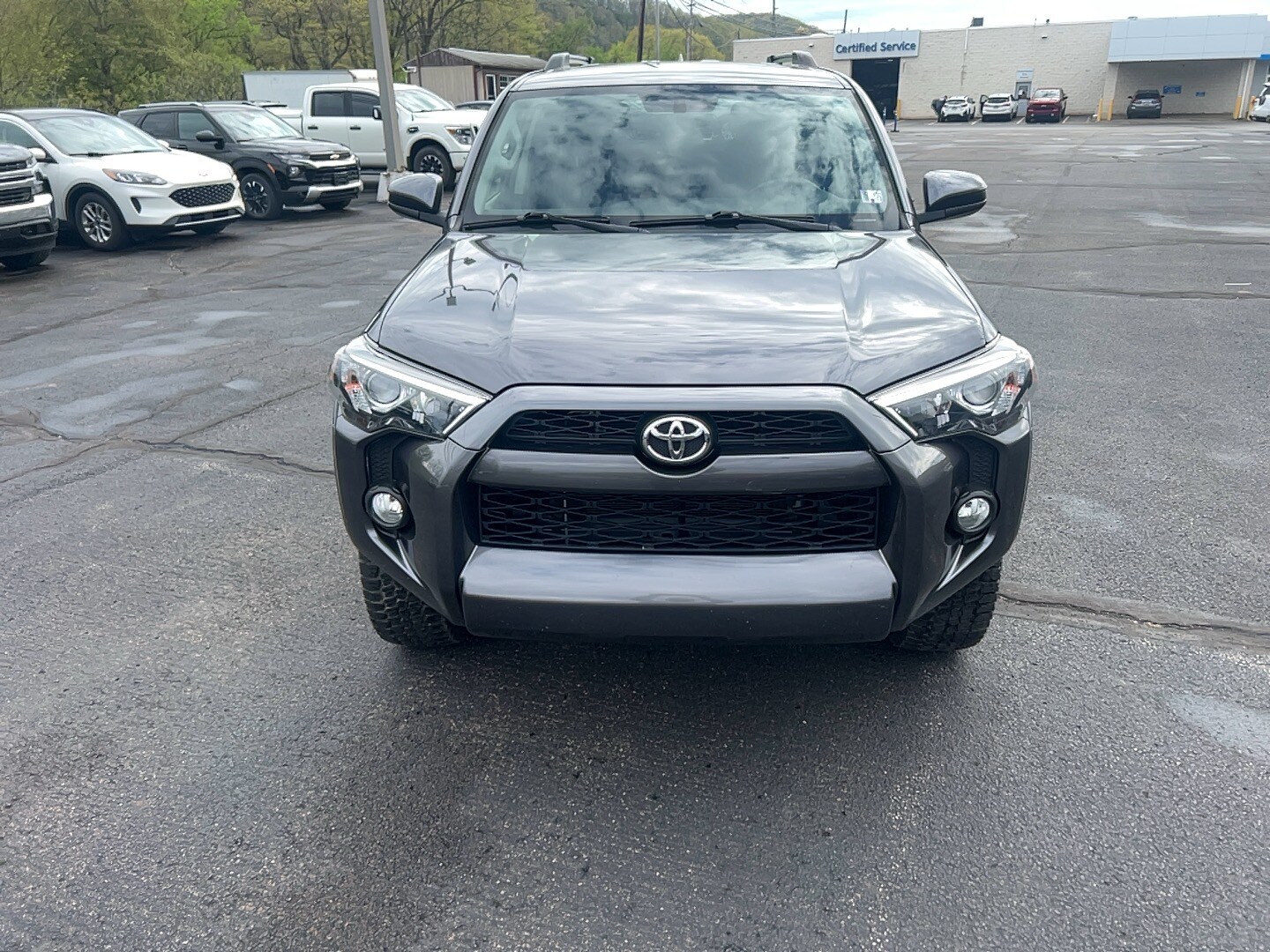 2019 Toyota 4Runner SR5 photo 2