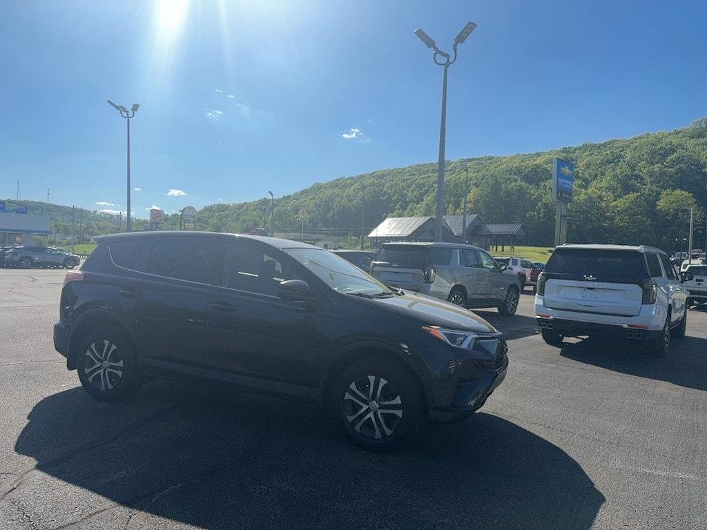 Used 2018 Toyota RAV4 LE SUV