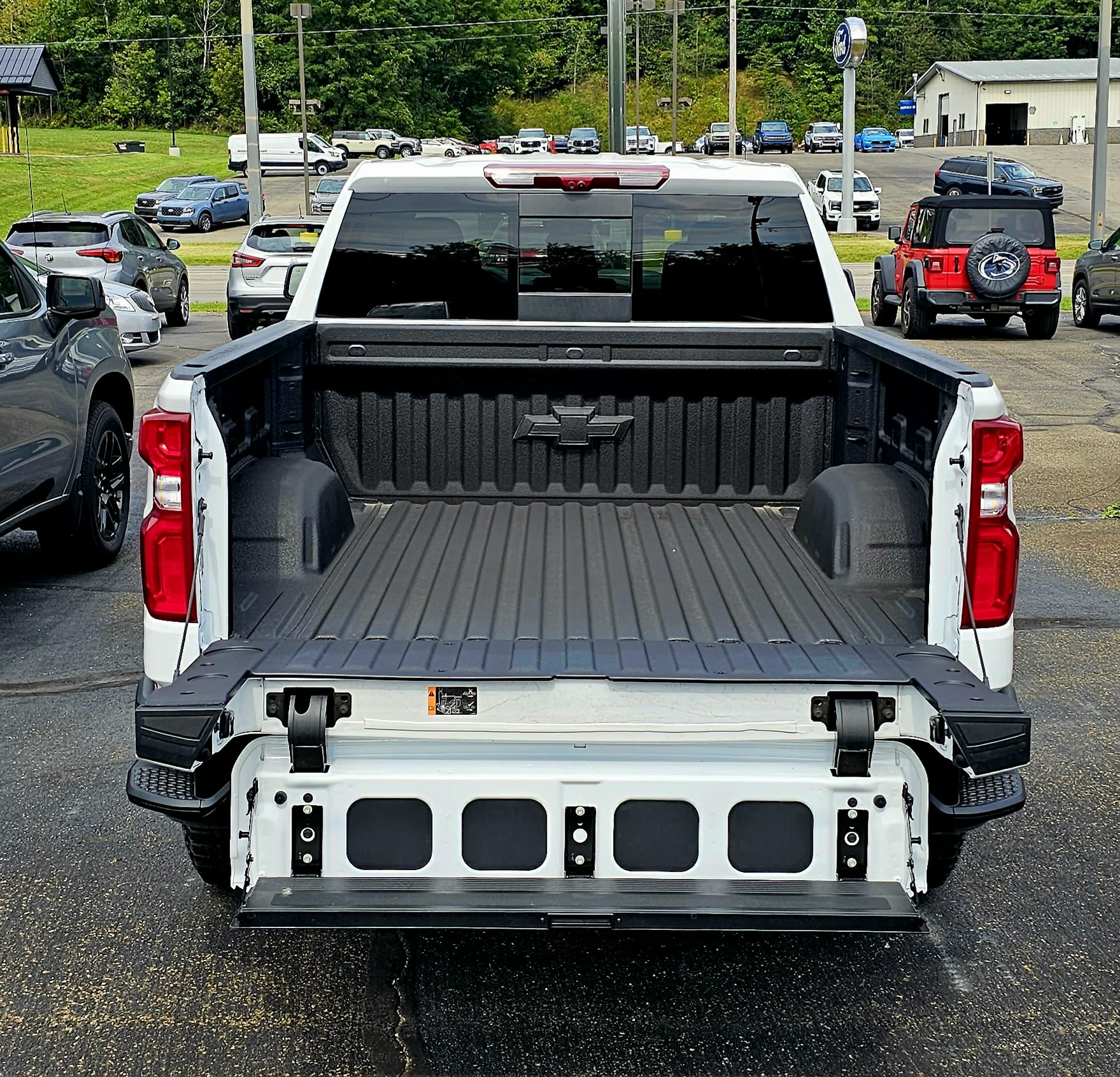 2026 Chevrolet Silverado 1500 ZR2 - Photo 8