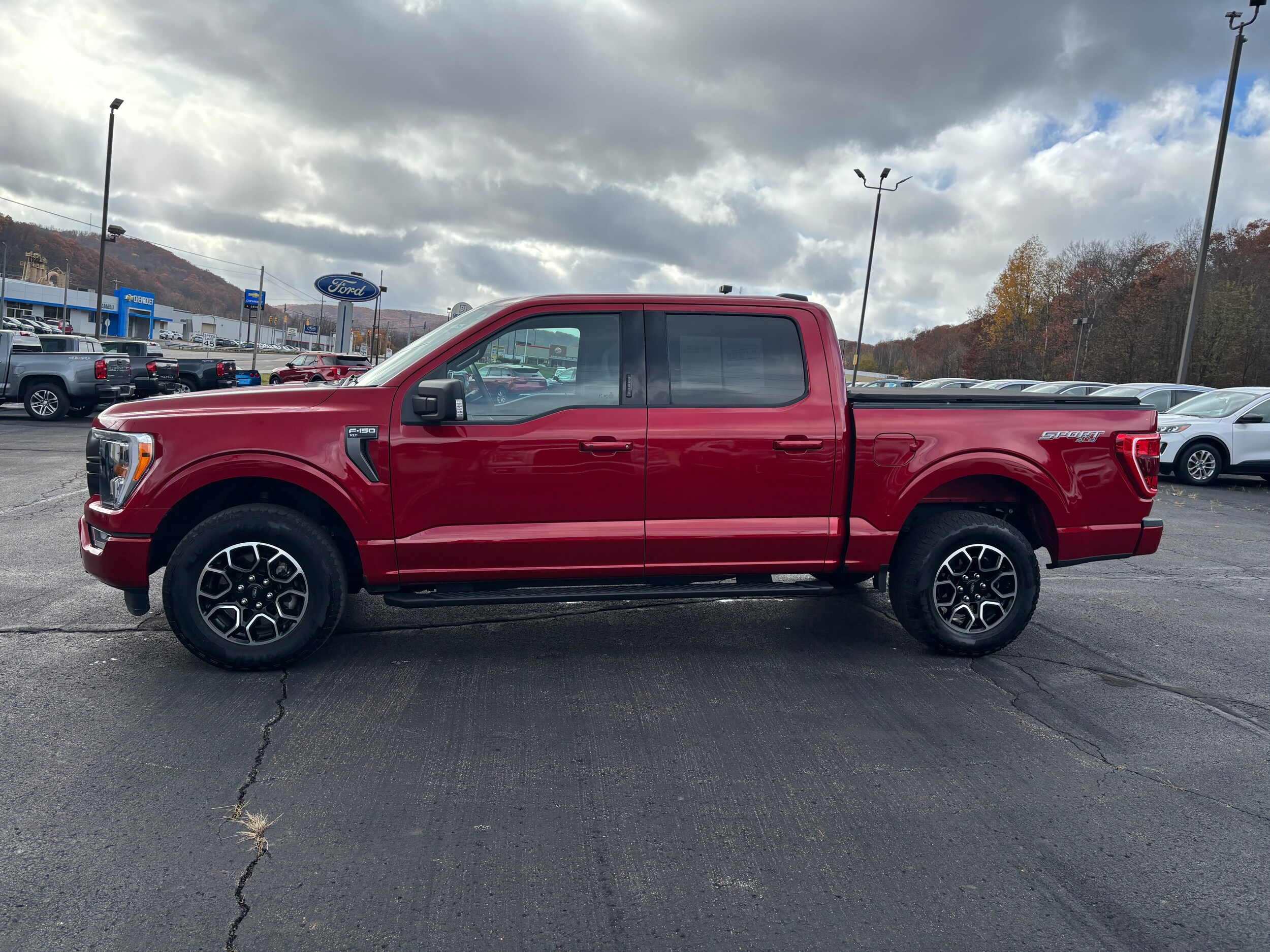 2022 Ford F-150 XLT photo 2
