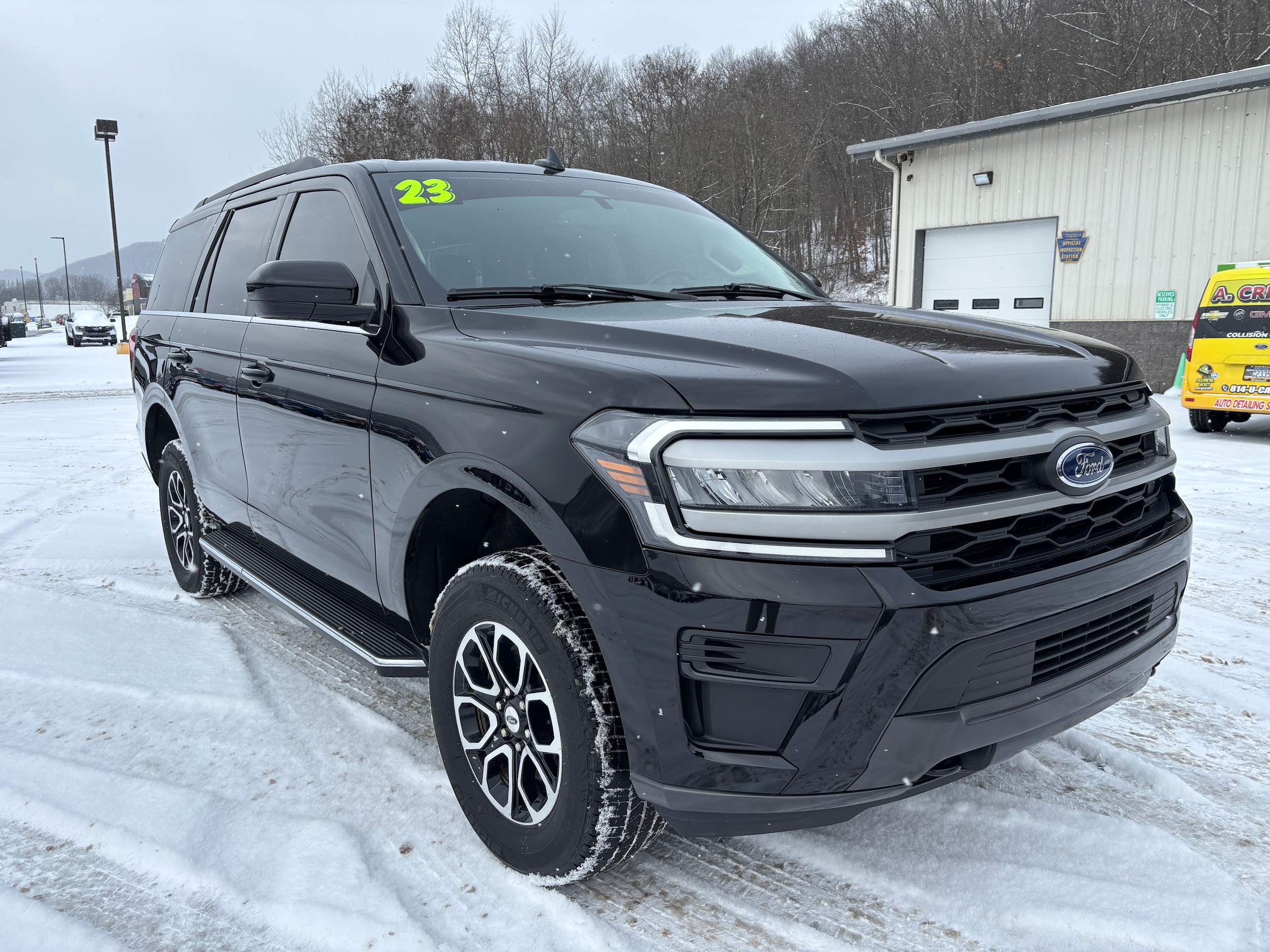 2023 Ford Expedition XLT's photo
