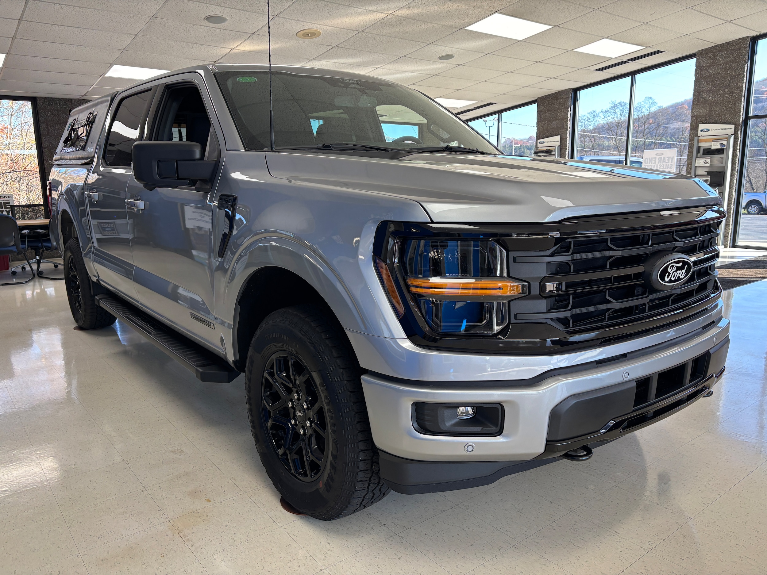 2025 Ford F-150 XLT's photo