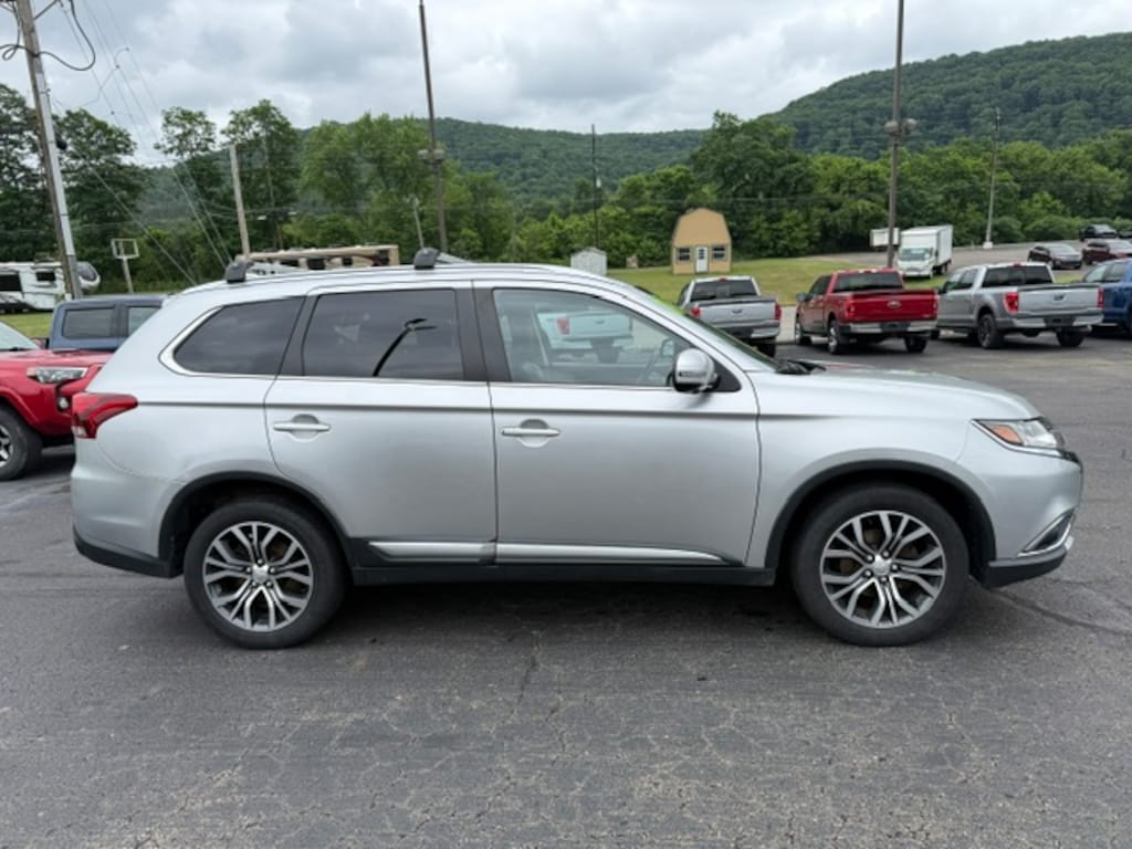 Used 2018 Mitsubishi Outlander SUV
