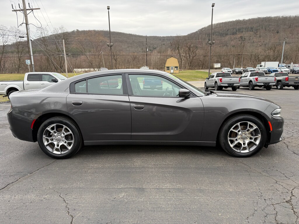 Used 2016 Dodge Charger SXT Sedan
