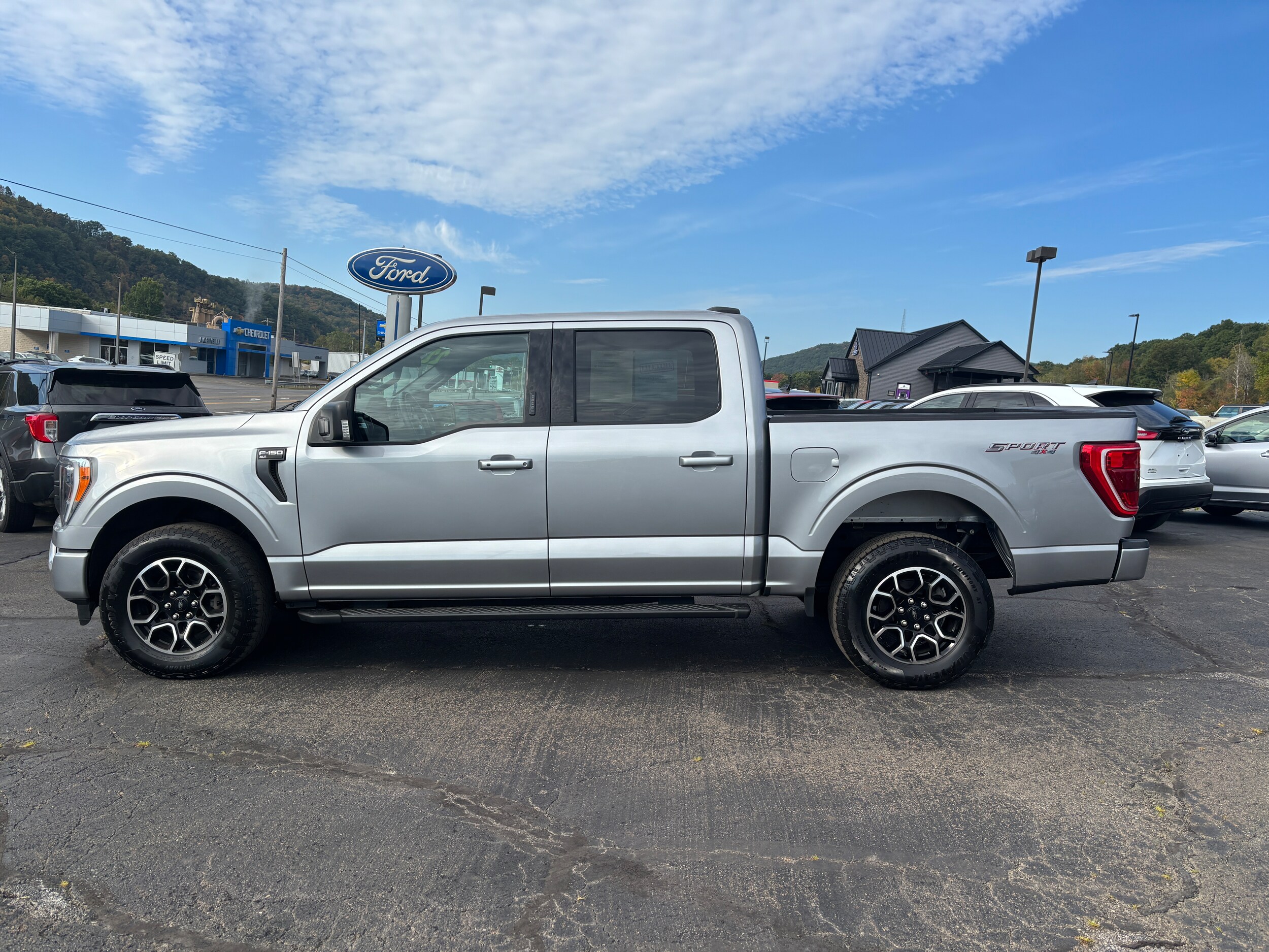 2022 Ford F-150 XLT photo 3