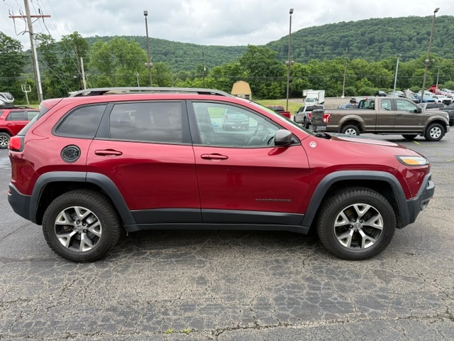 Used 2016 Jeep Cherokee Trailhawk with VIN 1C4PJMBS3GW183936 for sale in Franklin, PA