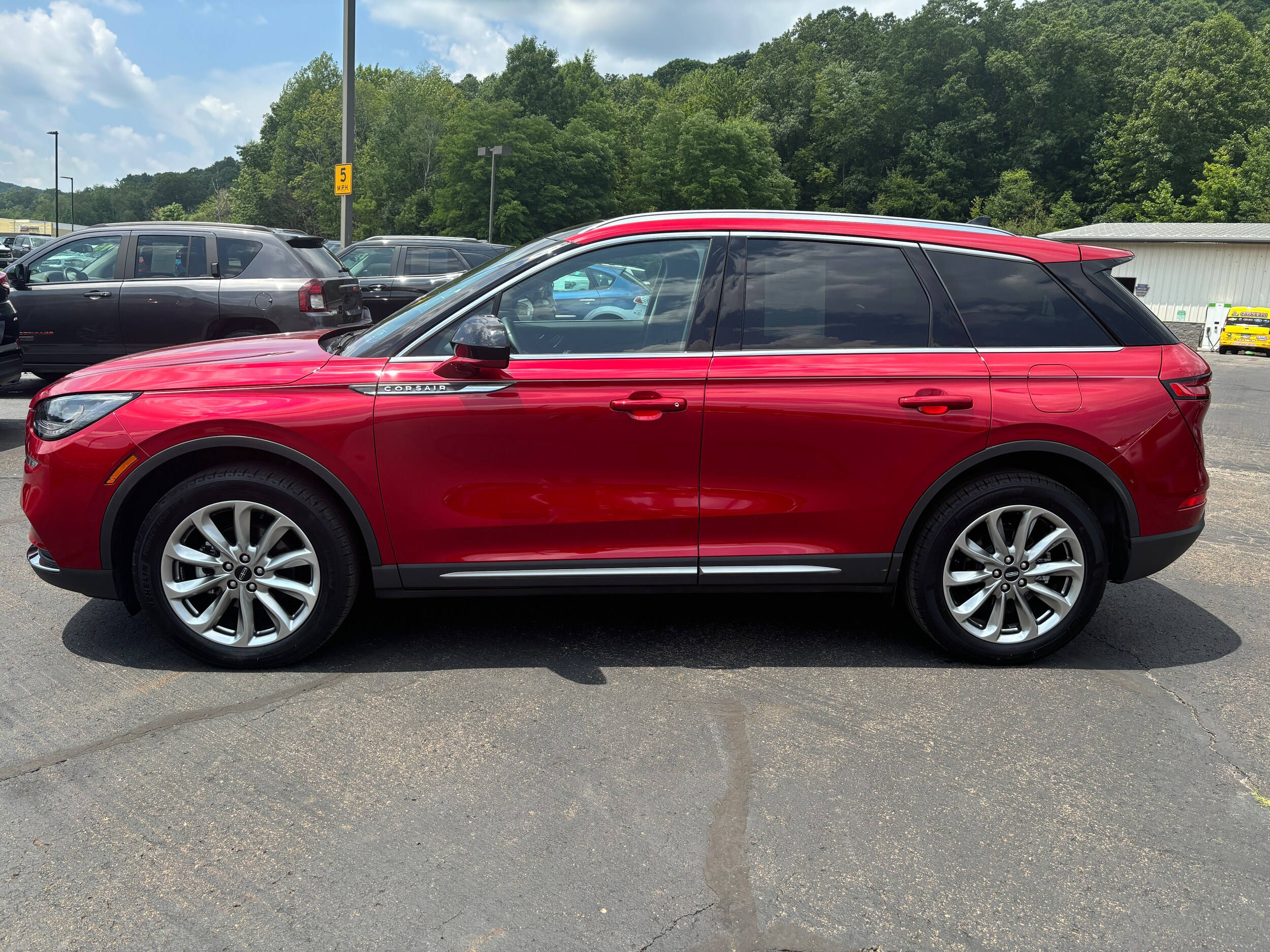 2022 Lincoln Corsair Standard photo 3