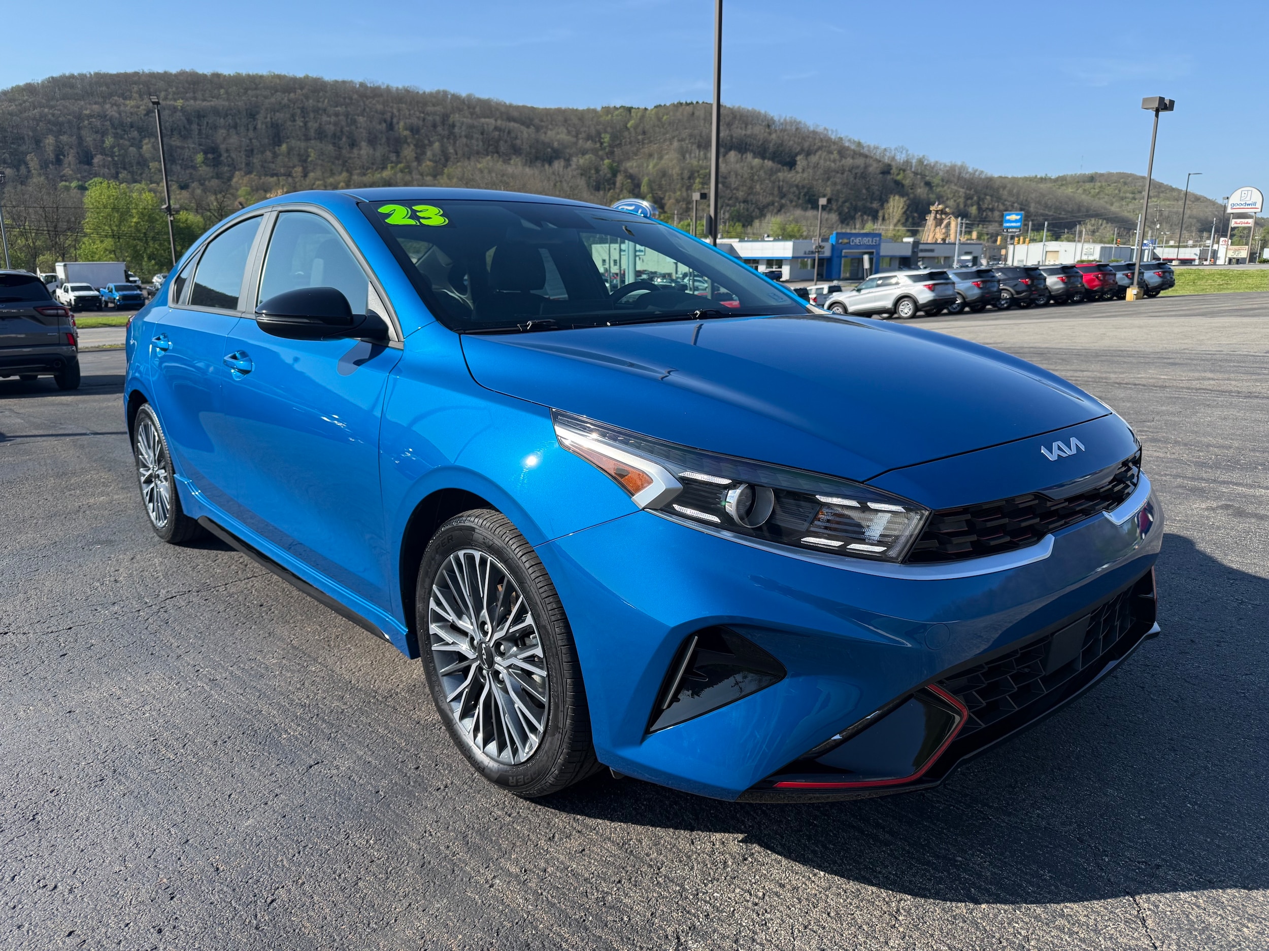 2023 Kia Forte GT-Line AT's photo