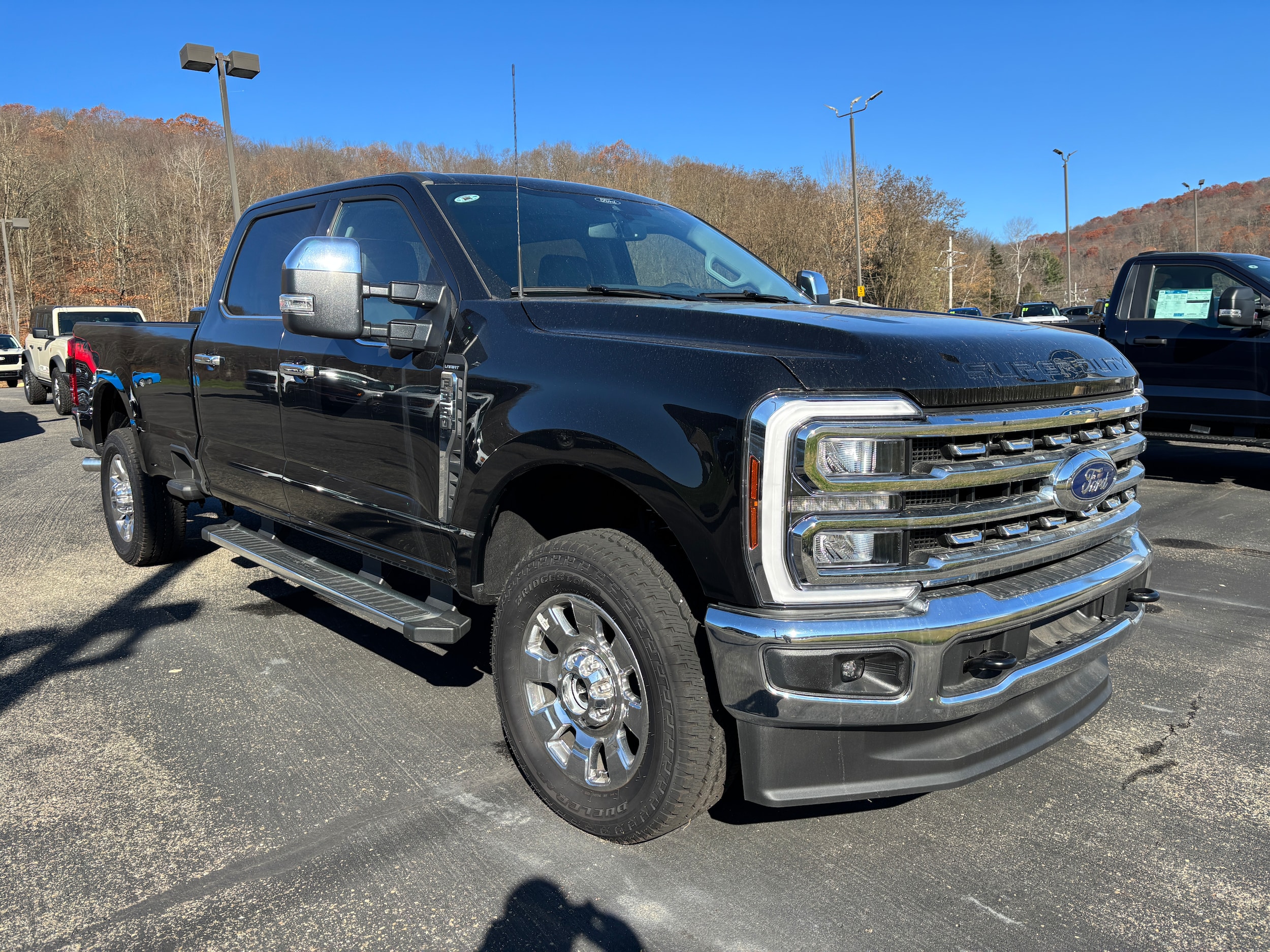 2025 Ford F-350 Super Duty Lariat's photo