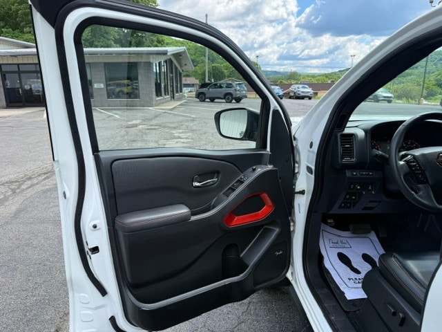 2023 Nissan Frontier PRO-4X - Photo 10